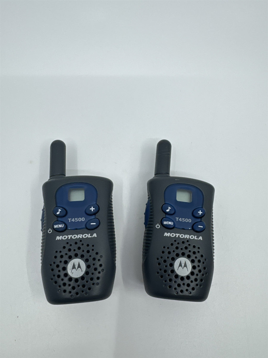 Set of 2 Motorola T4500 Two-Ray Radio Communication Devices Walkie Talkies