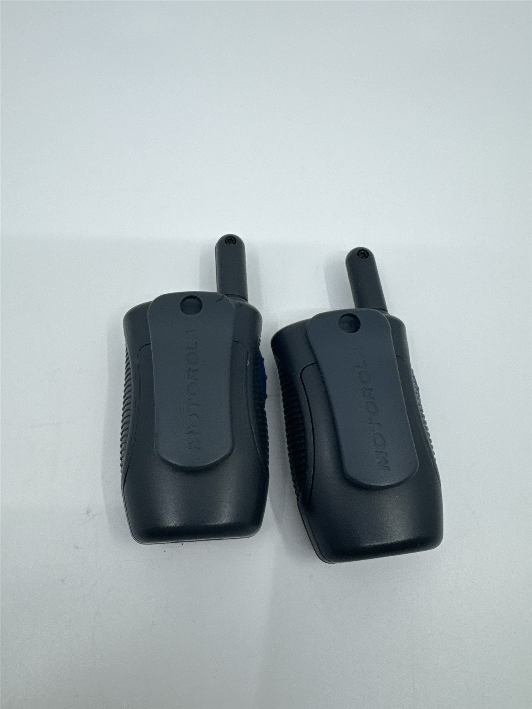 Set of 2 Motorola T4500 Two-Ray Radio Communication Devices Walkie Talkies