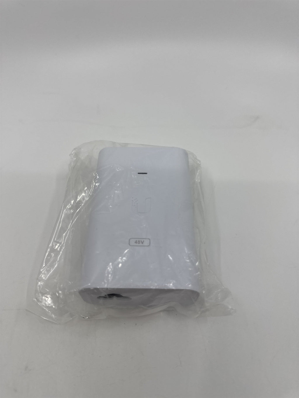 Ubiquiti UniFi 48v PoE Power Adapter (No Power Cable Included)