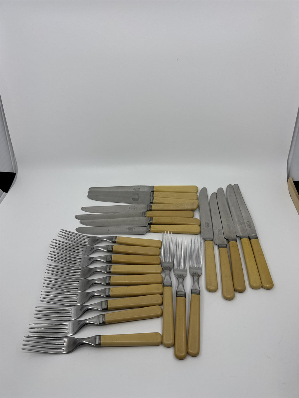 VINTAGE Universal Resistain Stainless Flatware 24 Pc Knives Forks USA