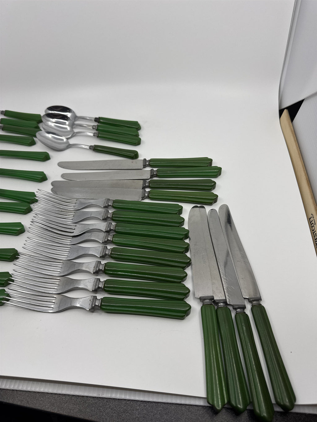 Retro Green Handle Cutlery Set 32pc Knives Forks Spoons Chrome Plated