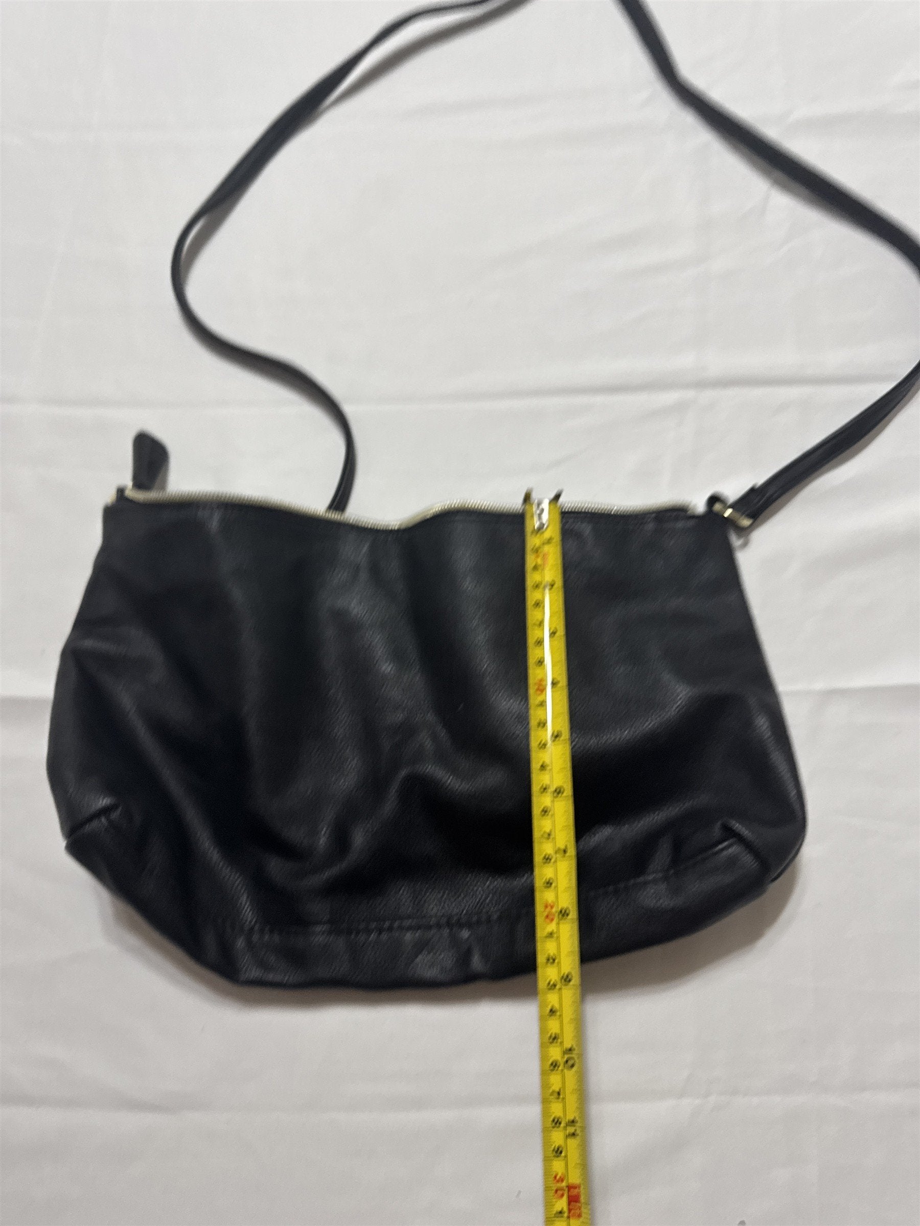Womens Betsey Johnson Black Shoulder Bag Purse Floral Interior Print Pattern