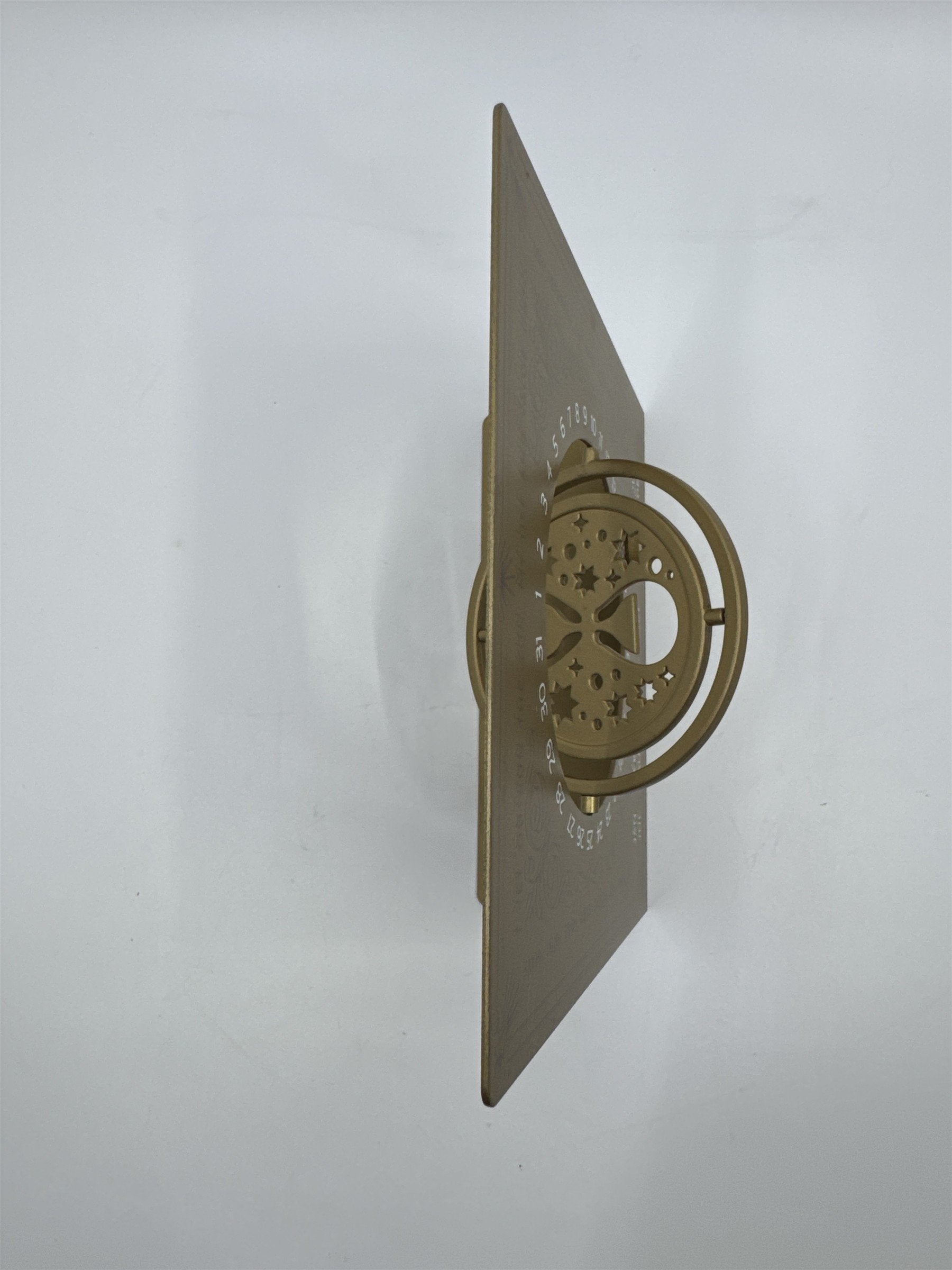 Harry Potter Hallmark Gold Perpetual Desk Calendar Time Turner W/ Magnet