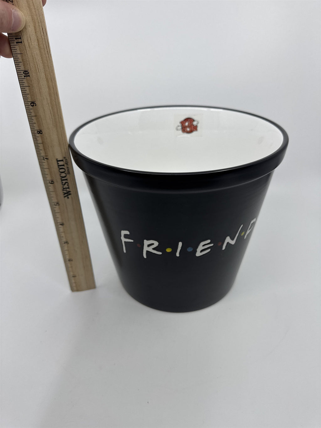Warner Brothers TV Series Friends Ceramic Popcorn Serving Bucket/Bowl