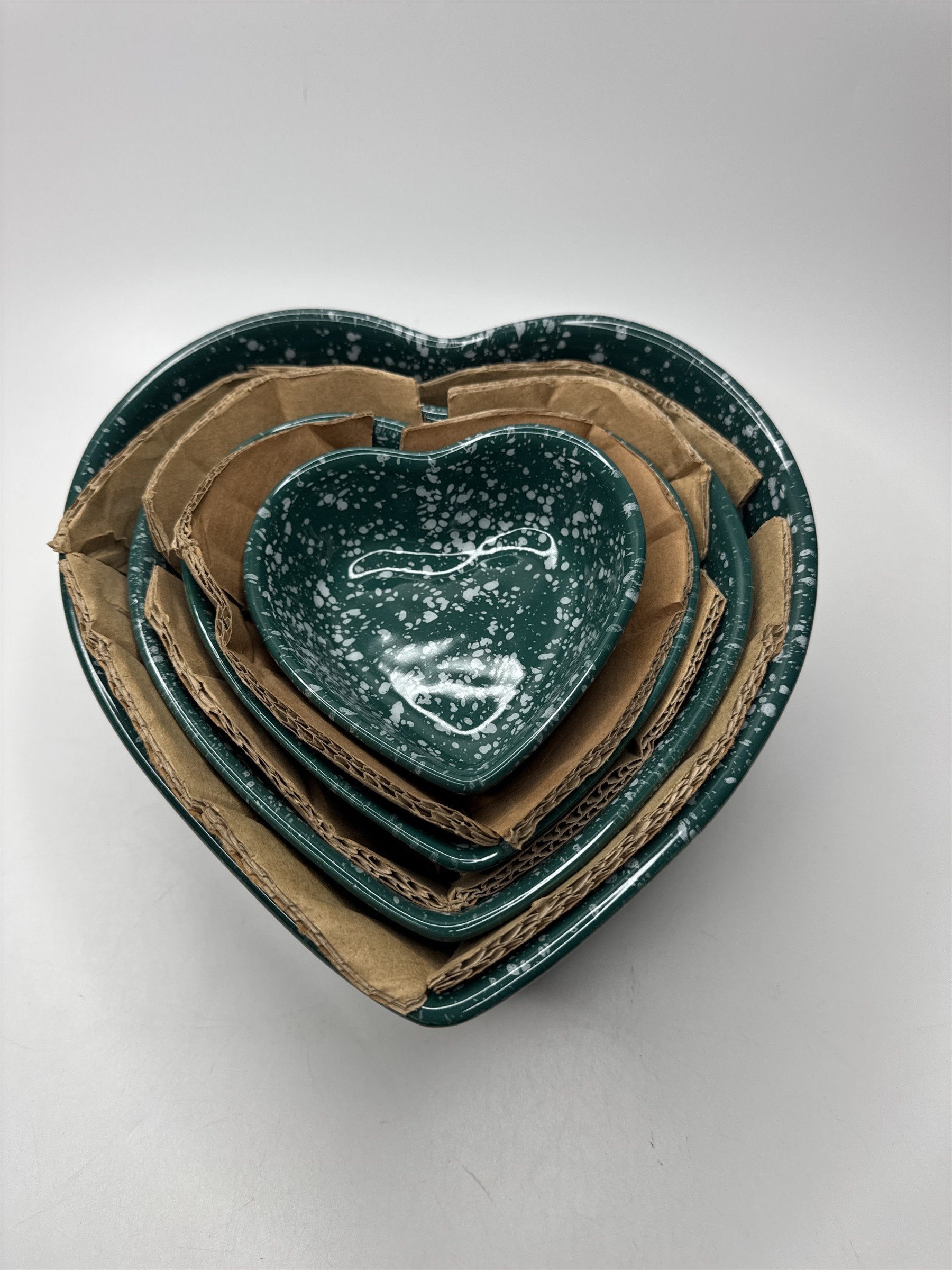 Vintage Set of 4 Nested Heart-Shaped Mixing Bowls Green With White Specks Design