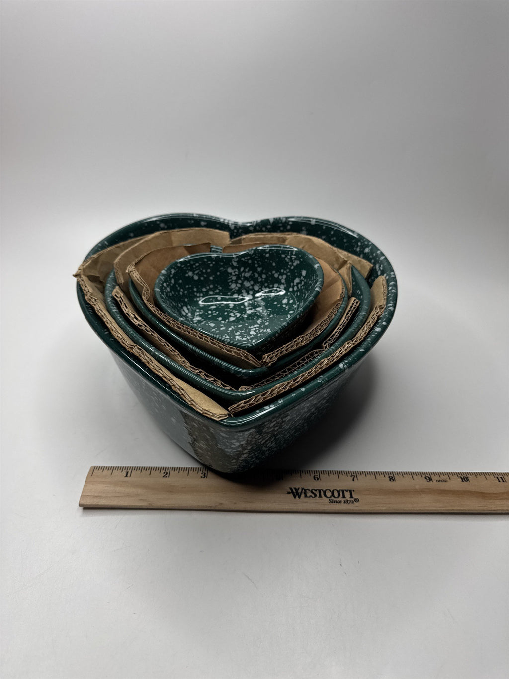 Vintage Set of 4 Nested Heart-Shaped Mixing Bowls Green With White Specks Design