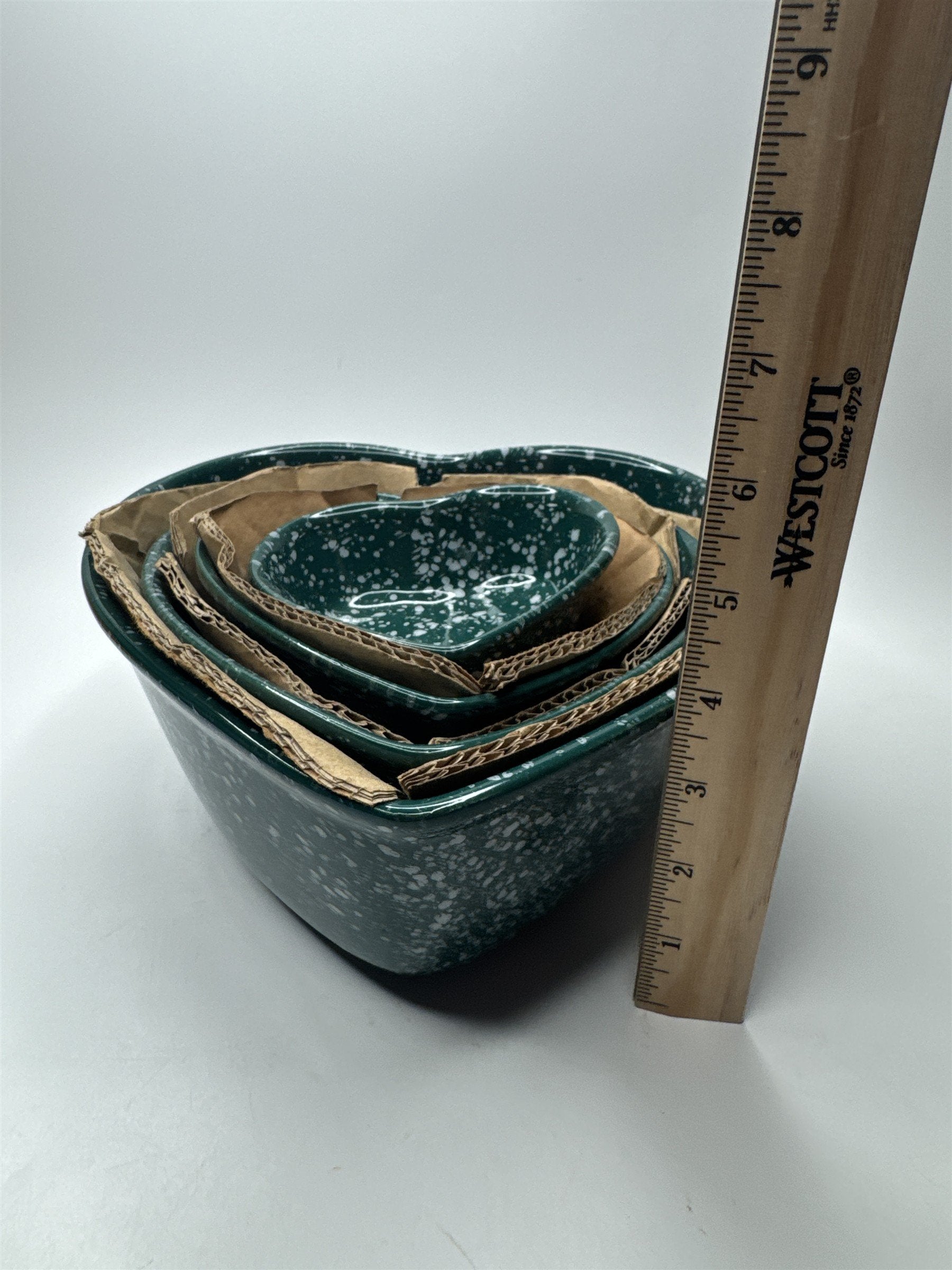 Vintage Set of 4 Nested Heart-Shaped Mixing Bowls Green With White Specks Design
