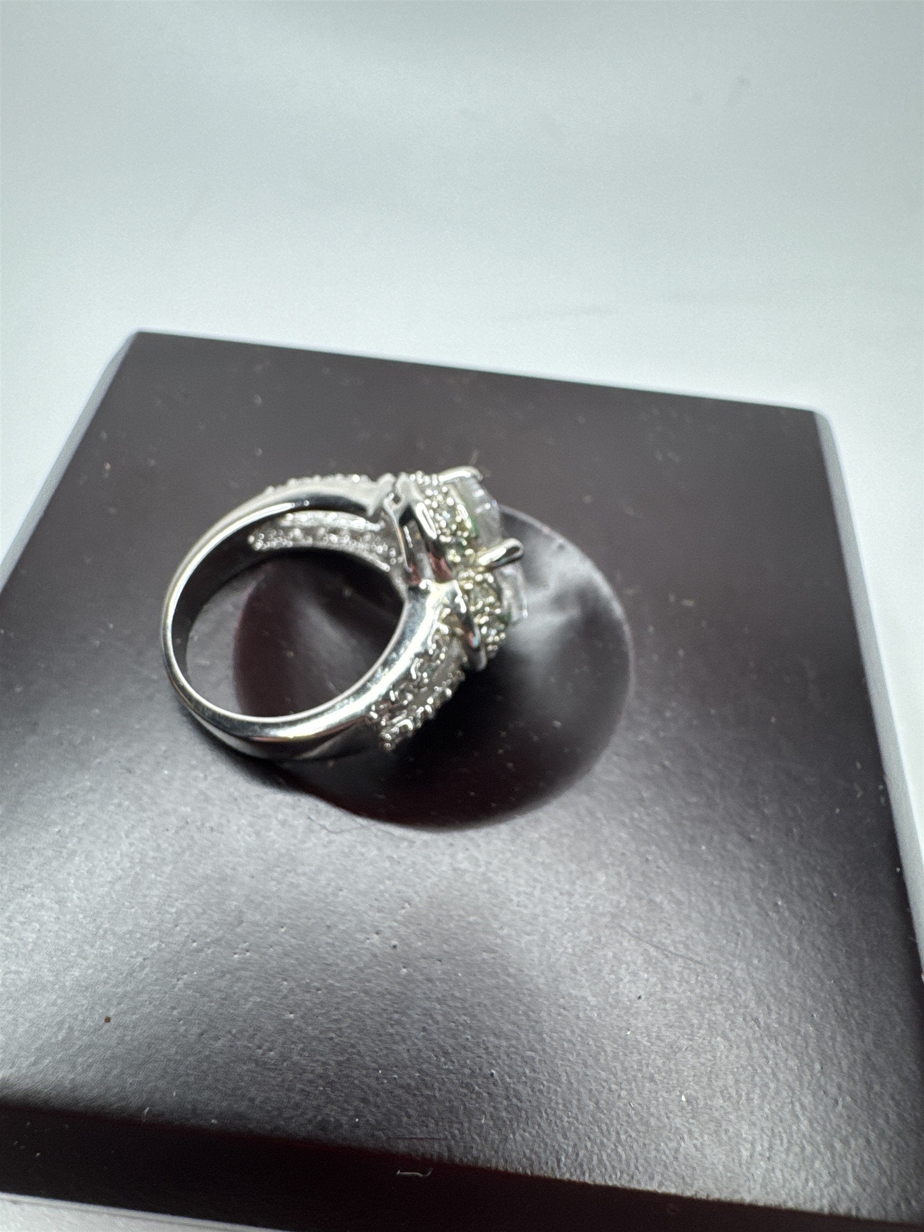 Size 7.75 Chunky Rhinestone Ring Cocktail Statement Sparkle Fashion Jewelry