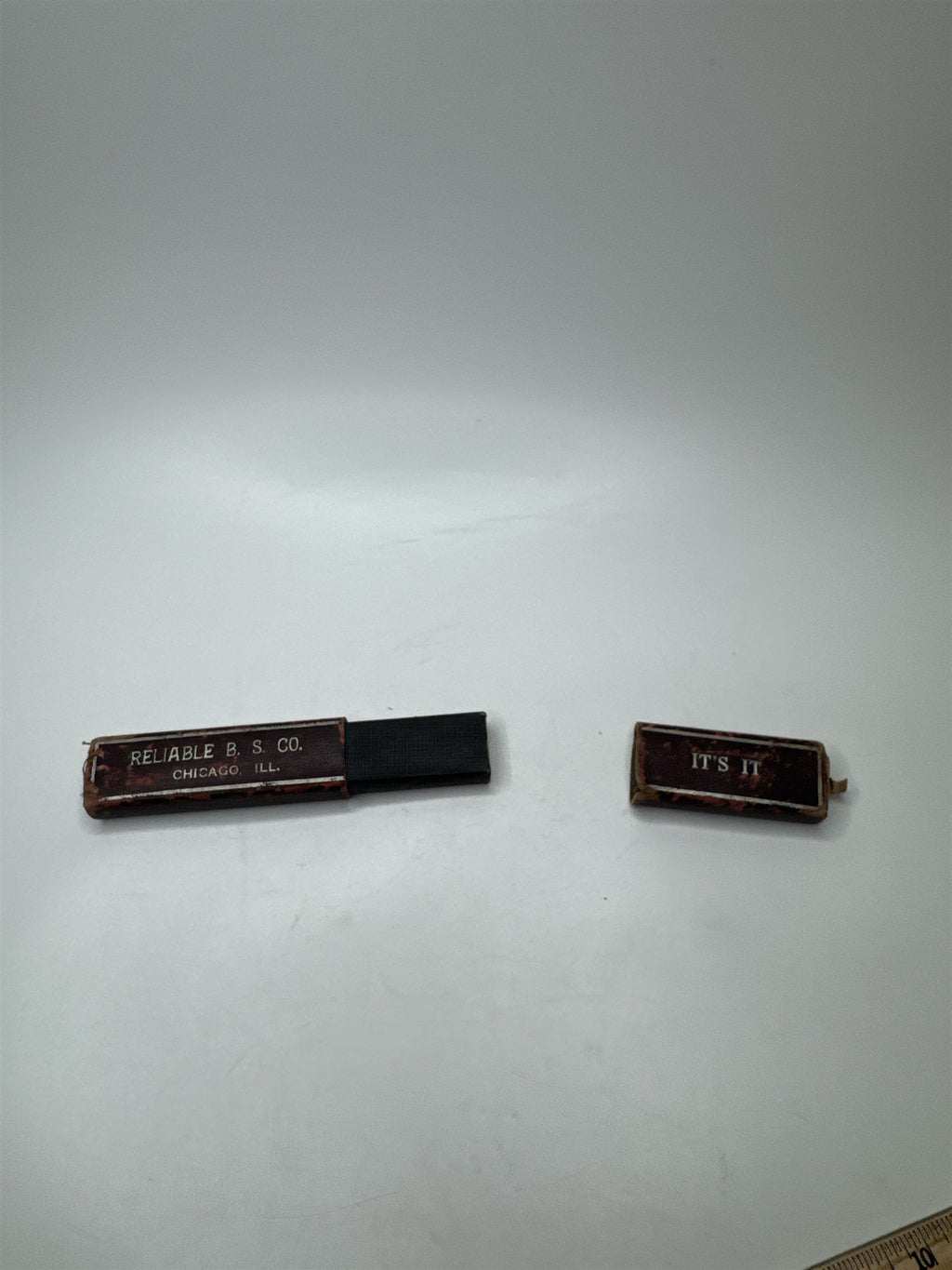 ANTIQUE Reliable B.S. Co. IT'S IT Shaver Box Chicago IL Vintage Collectible