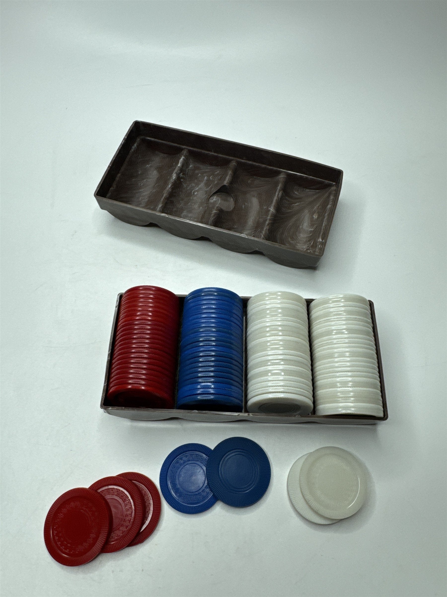 Retro Poker Chip Set in Swirl Resin Container Brown & White Vintage Game