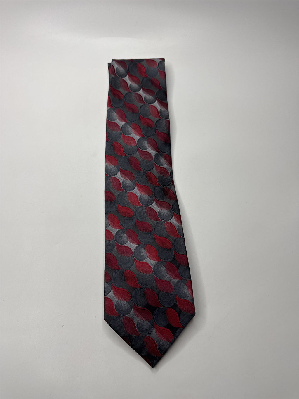 Concepts by Claiborne Red and Gray Swirl Gradient Pattern Tie
