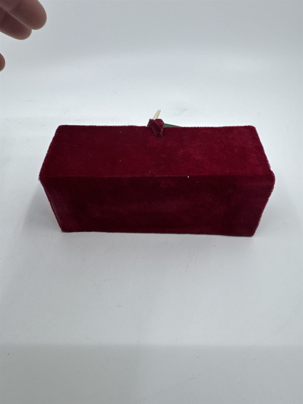 Vintage Christmas House Christmas Ornament White W/ Red Bows in Felt Box