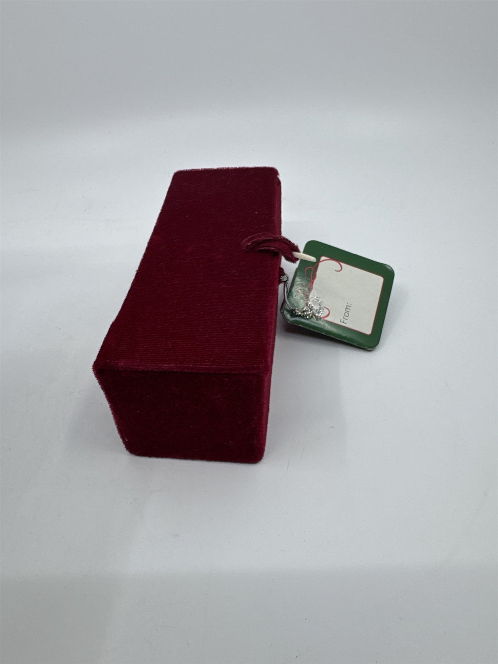 Vintage Christmas House Christmas Ornament White W/ Red Bows in Felt Box