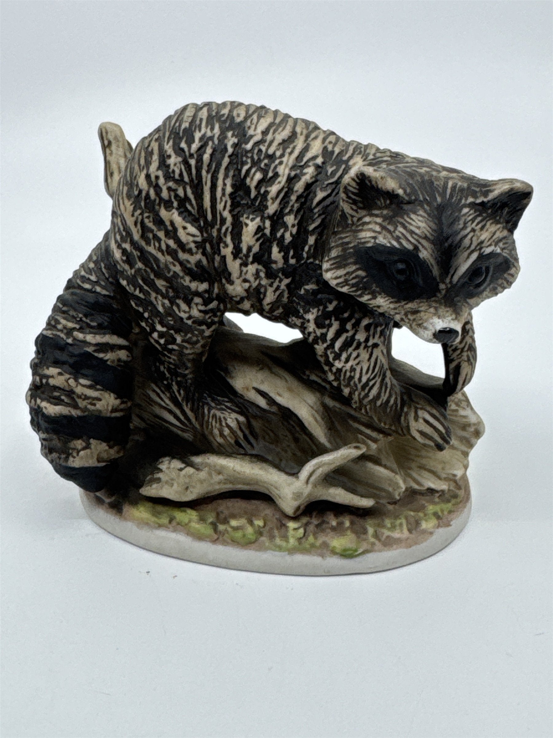 Vintage Homco Raccoon On A Log Figurine Animal Nature #1423 Porcelain Home Decor