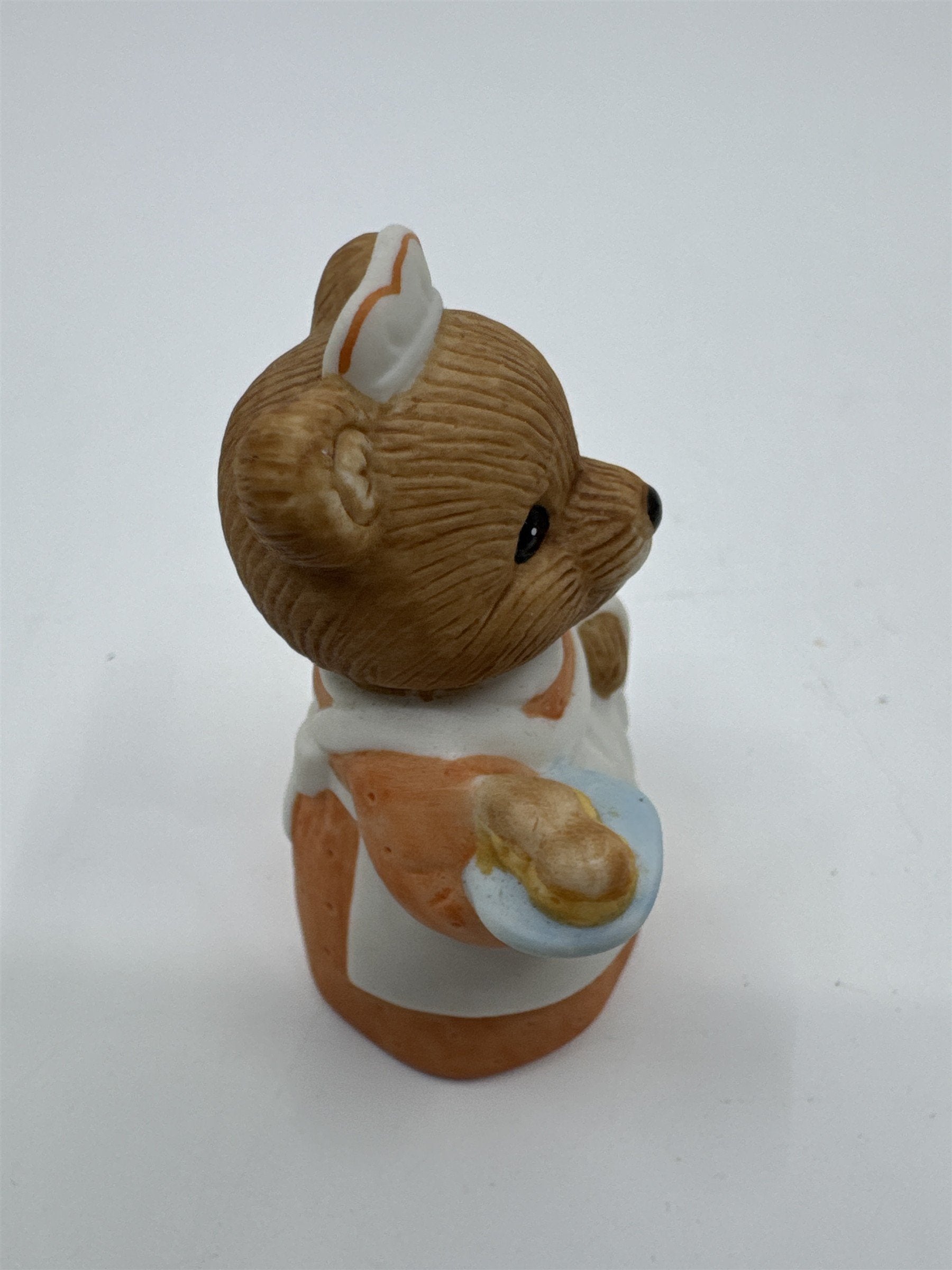 Vintage Homco Porcelain Bear Maid/Mother With Apron Figurine #8805