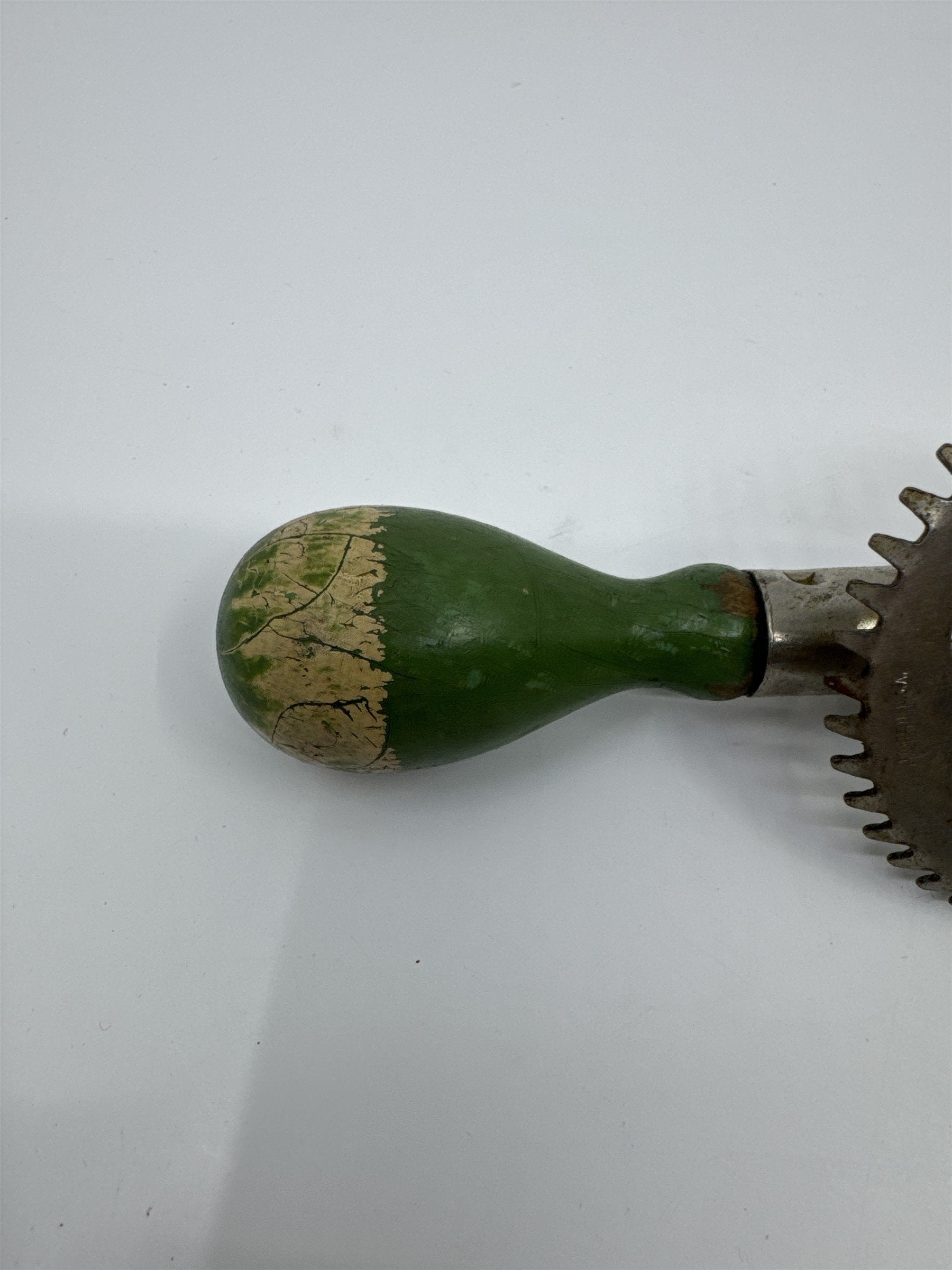 Vintage Antique Green Handle Hand Mixer Egg Beater Rustic Country/Farm Decor