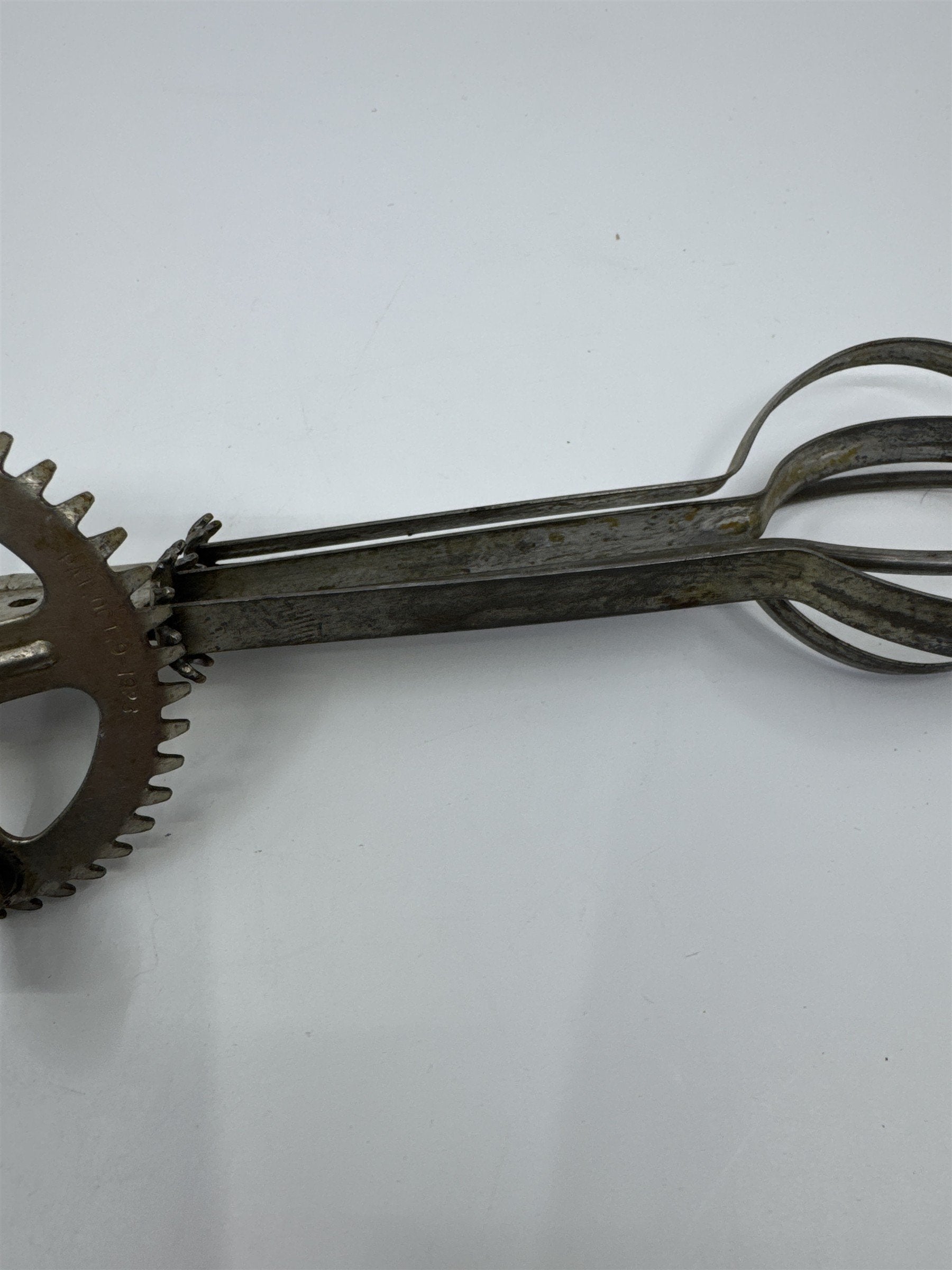 Vintage Antique Green Handle Hand Mixer Egg Beater Rustic Country/Farm Decor
