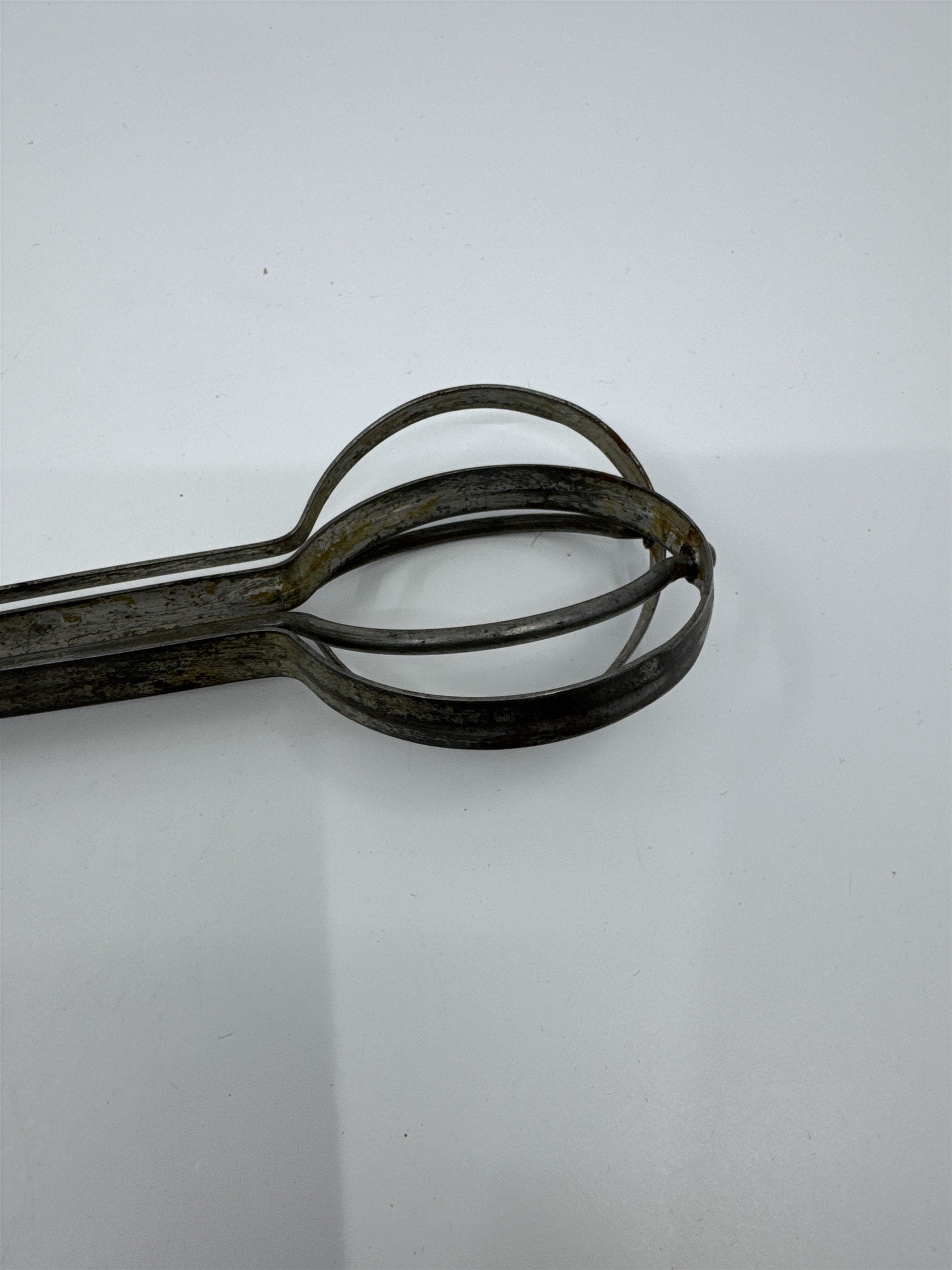Vintage Antique Green Handle Hand Mixer Egg Beater Rustic Country/Farm Decor