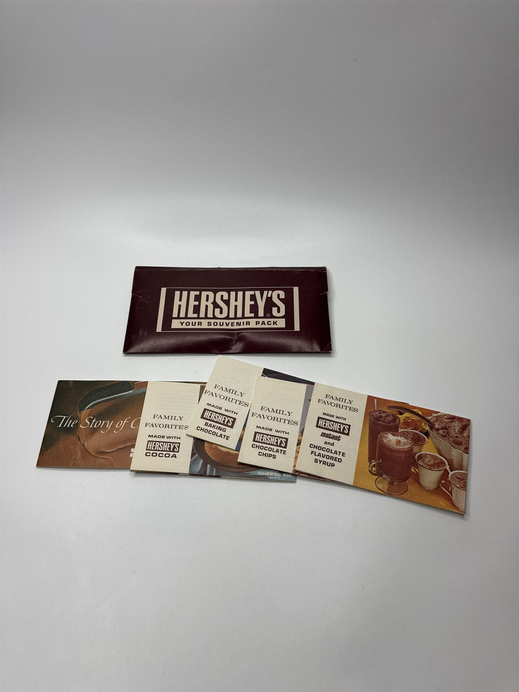 1971 Hershey's Souvenir Pack /w Family-Friendly Recipes