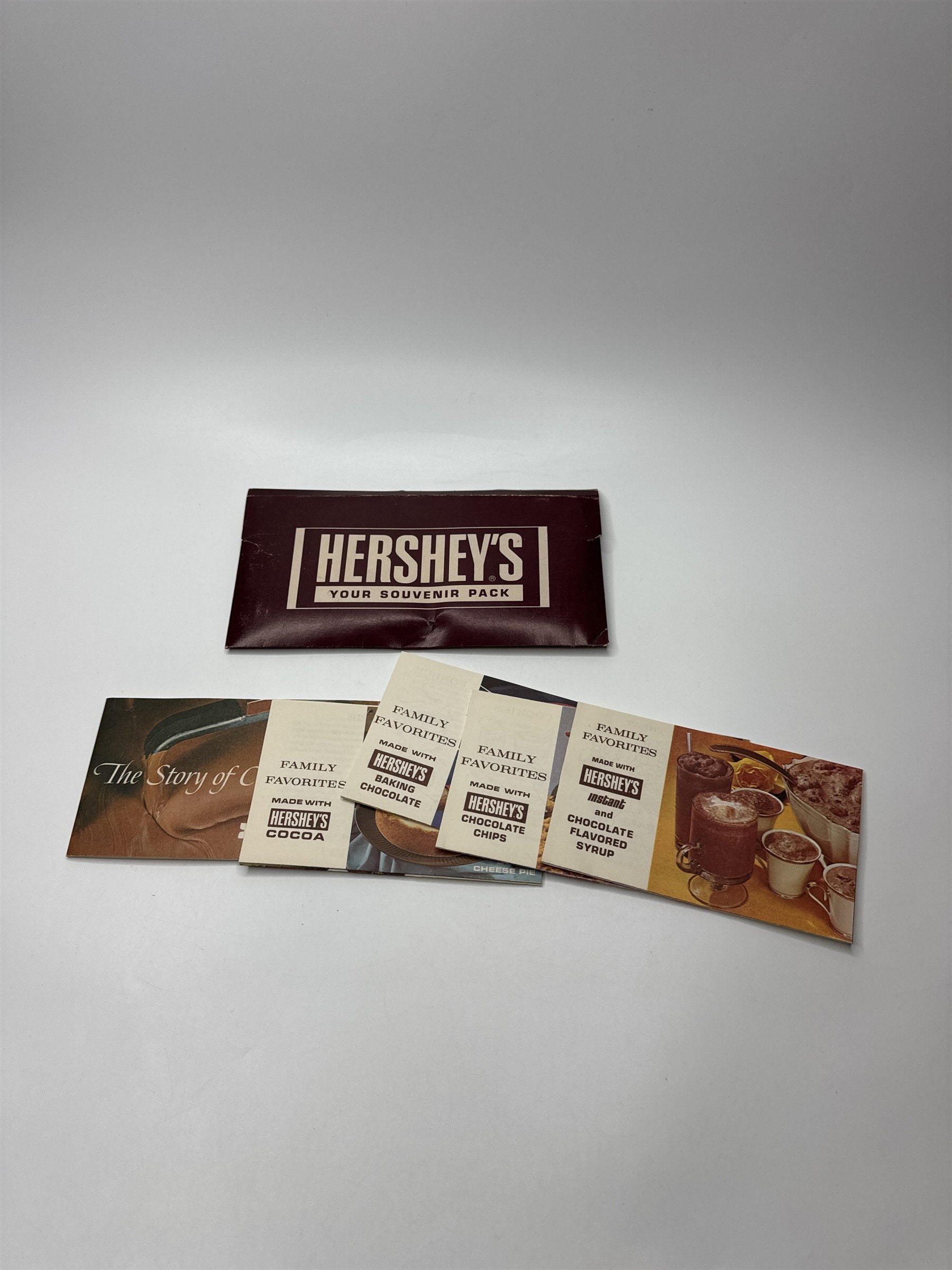 1971 Hershey's Souvenir Pack /w Family-Friendly Recipes