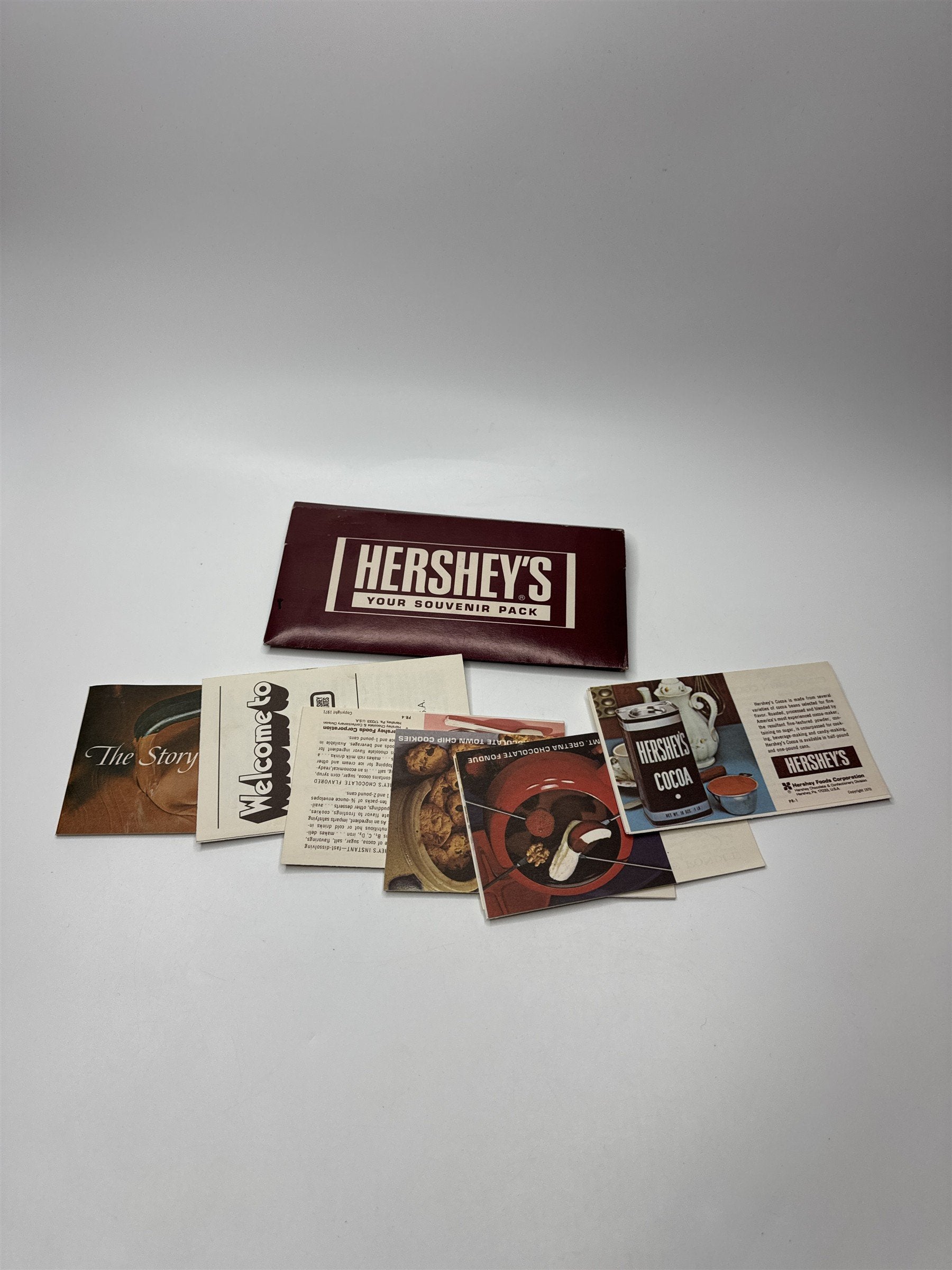 1971 Hershey's Souvenir Pack /w Family-Friendly Recipes
