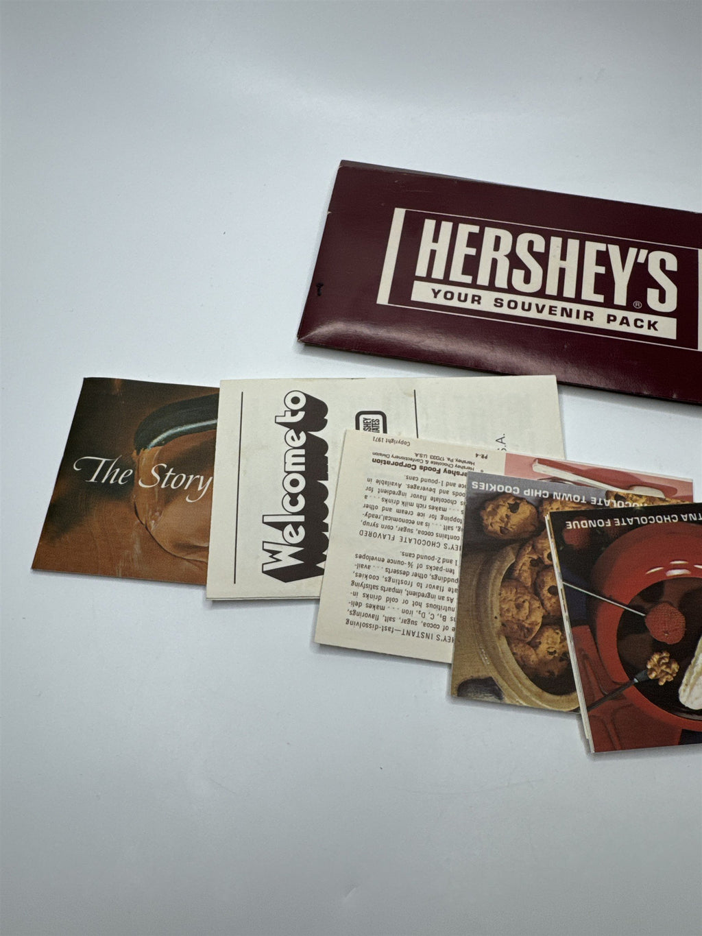 1971 Hershey's Souvenir Pack /w Family-Friendly Recipes