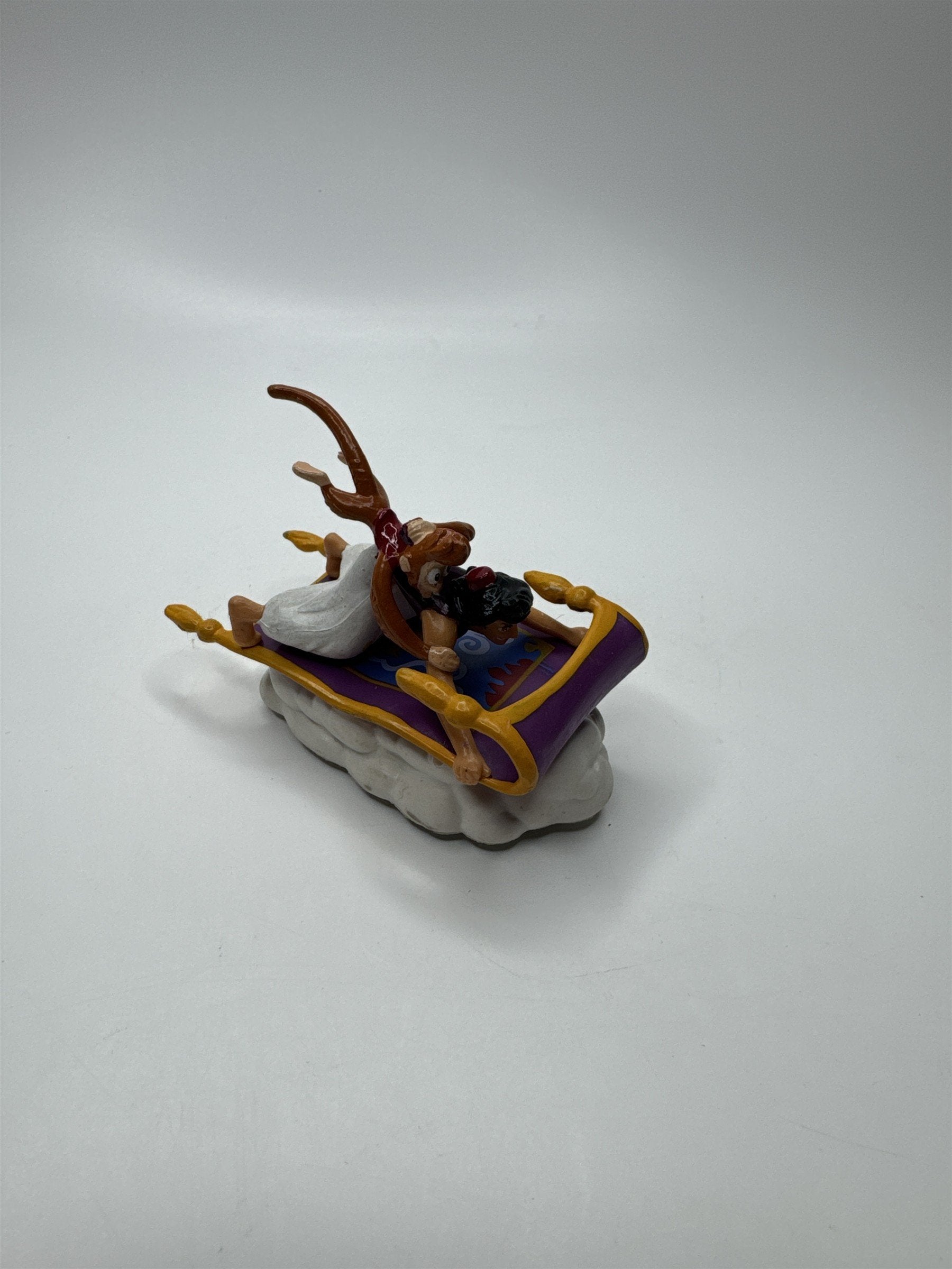 Vintage 1992 Disney Applause Aladdin & Abu Flying Carpet Wheels Toy Car Figure