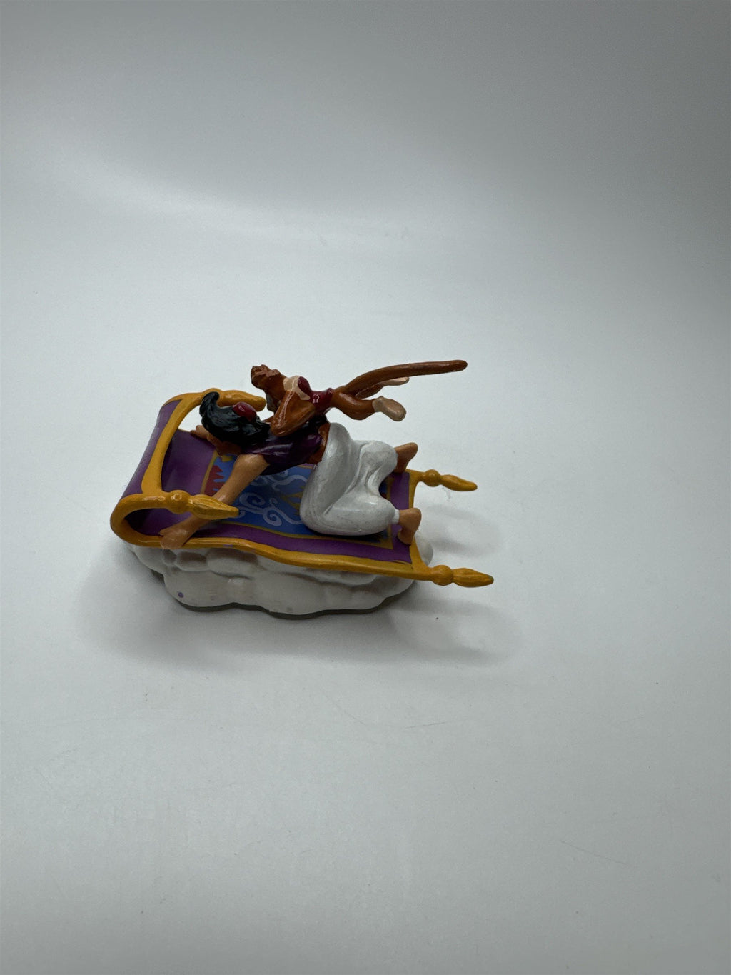 Vintage 1992 Disney Applause Aladdin & Abu Flying Carpet Wheels Toy Car Figure