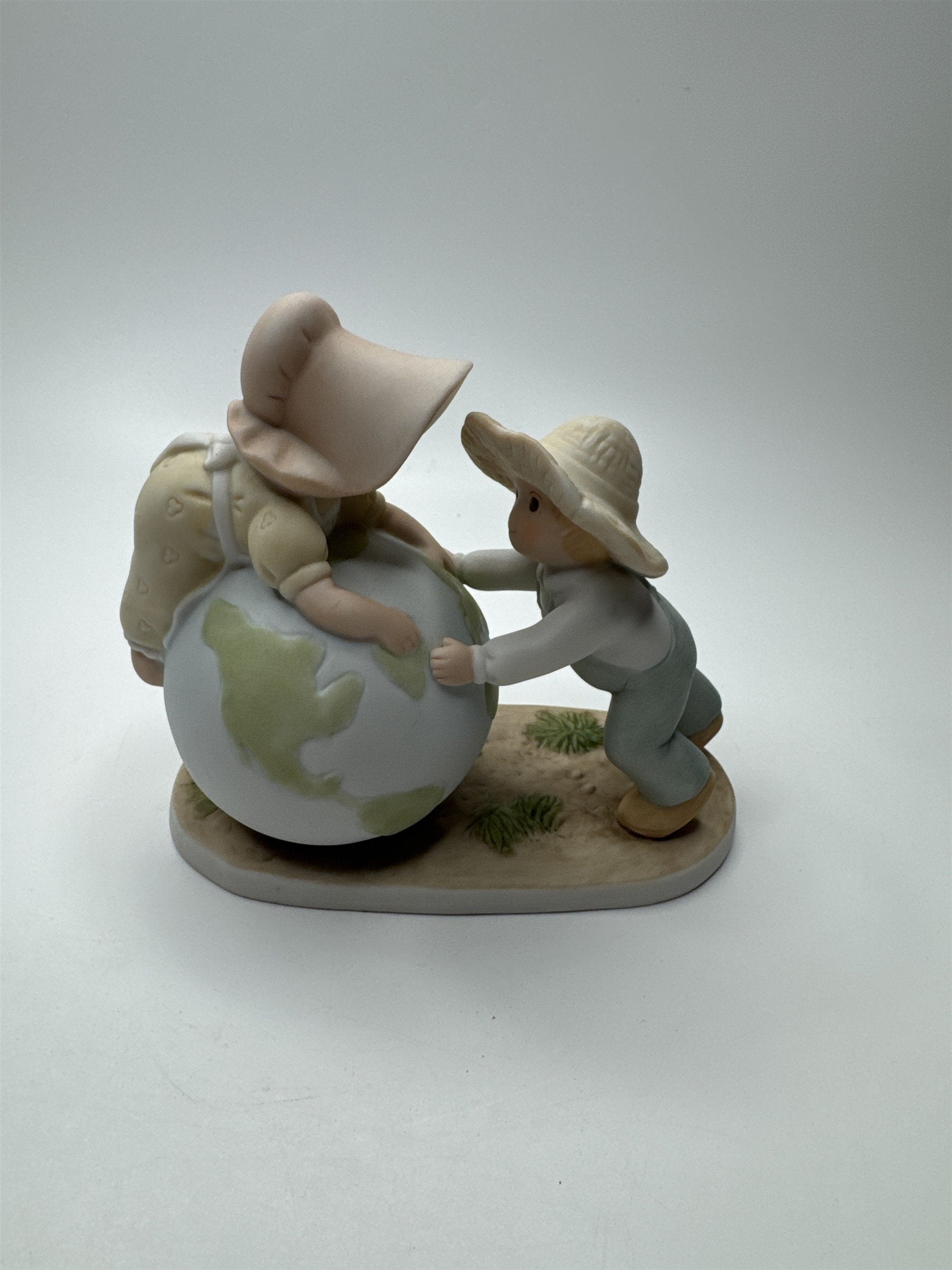 Vintage 90s HOMCO Circle of Friends Masterpiece ON TOP OF THE WORLD Earth