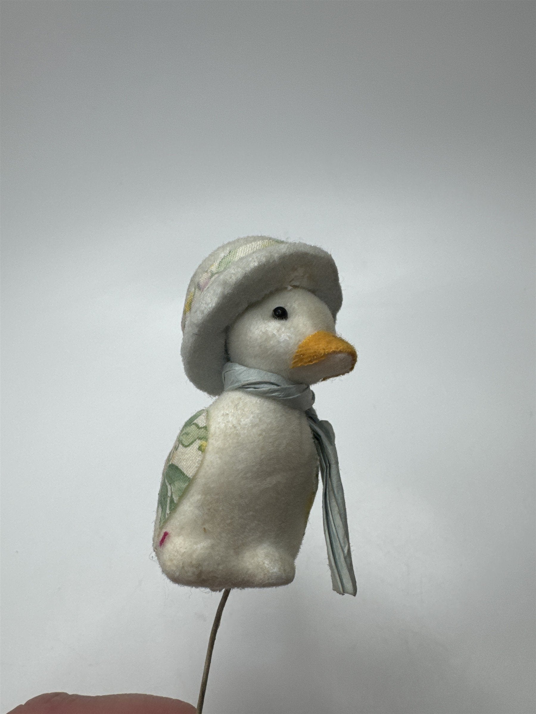 Vintager Easter Duck /w Tophat Easter Decoration Home Decor Felt Soft Touch Duck