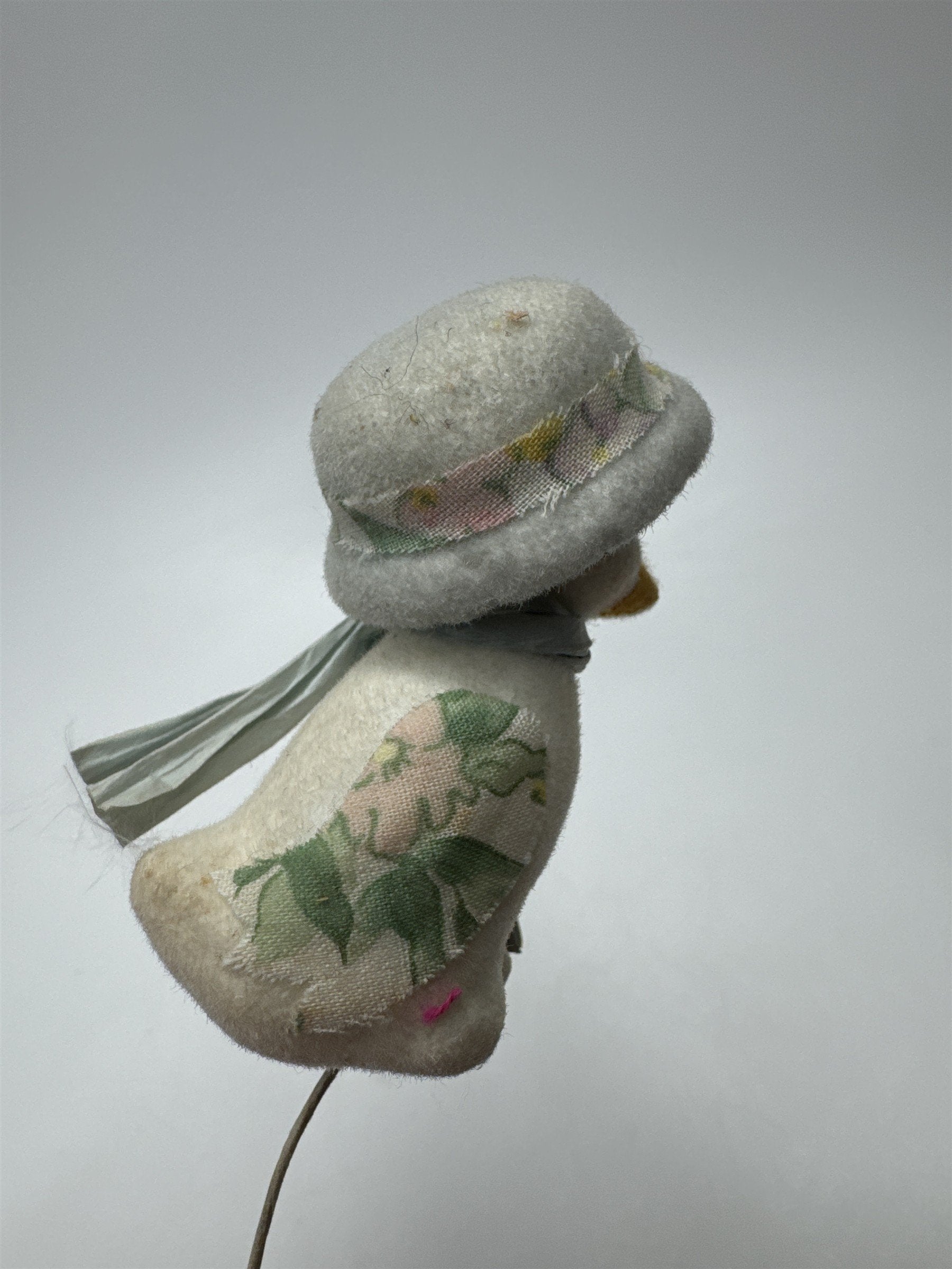 Vintager Easter Duck /w Tophat Easter Decoration Home Decor Felt Soft Touch Duck