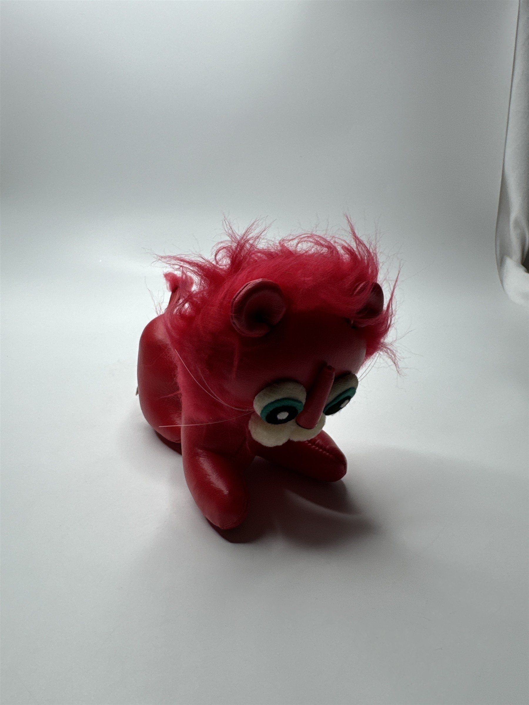 Retro Vinyl Lion Toy Figurine Classic Safari Animal Decor Collectible Vintage