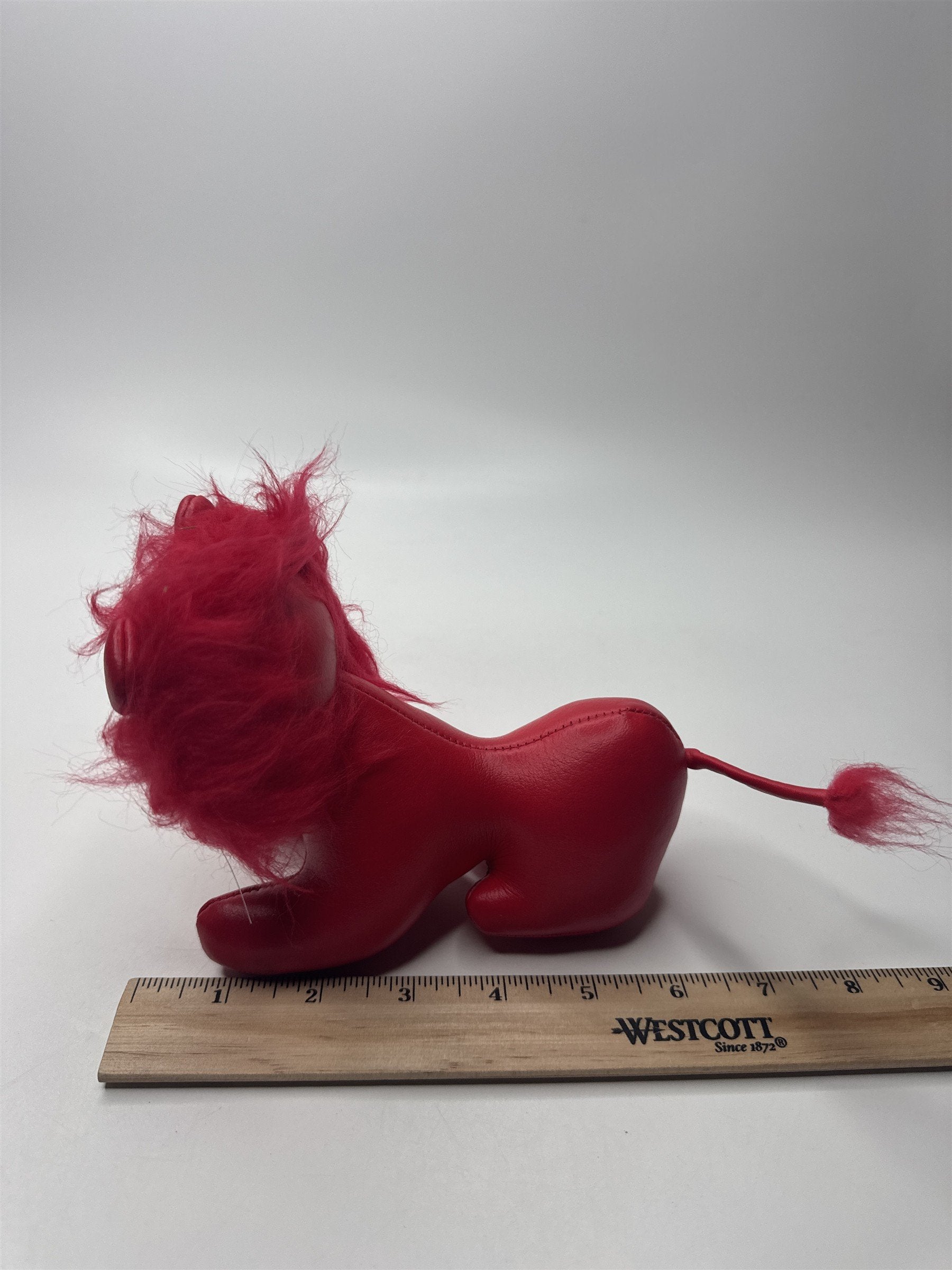 Retro Vinyl Lion Toy Figurine Classic Safari Animal Decor Collectible Vintage