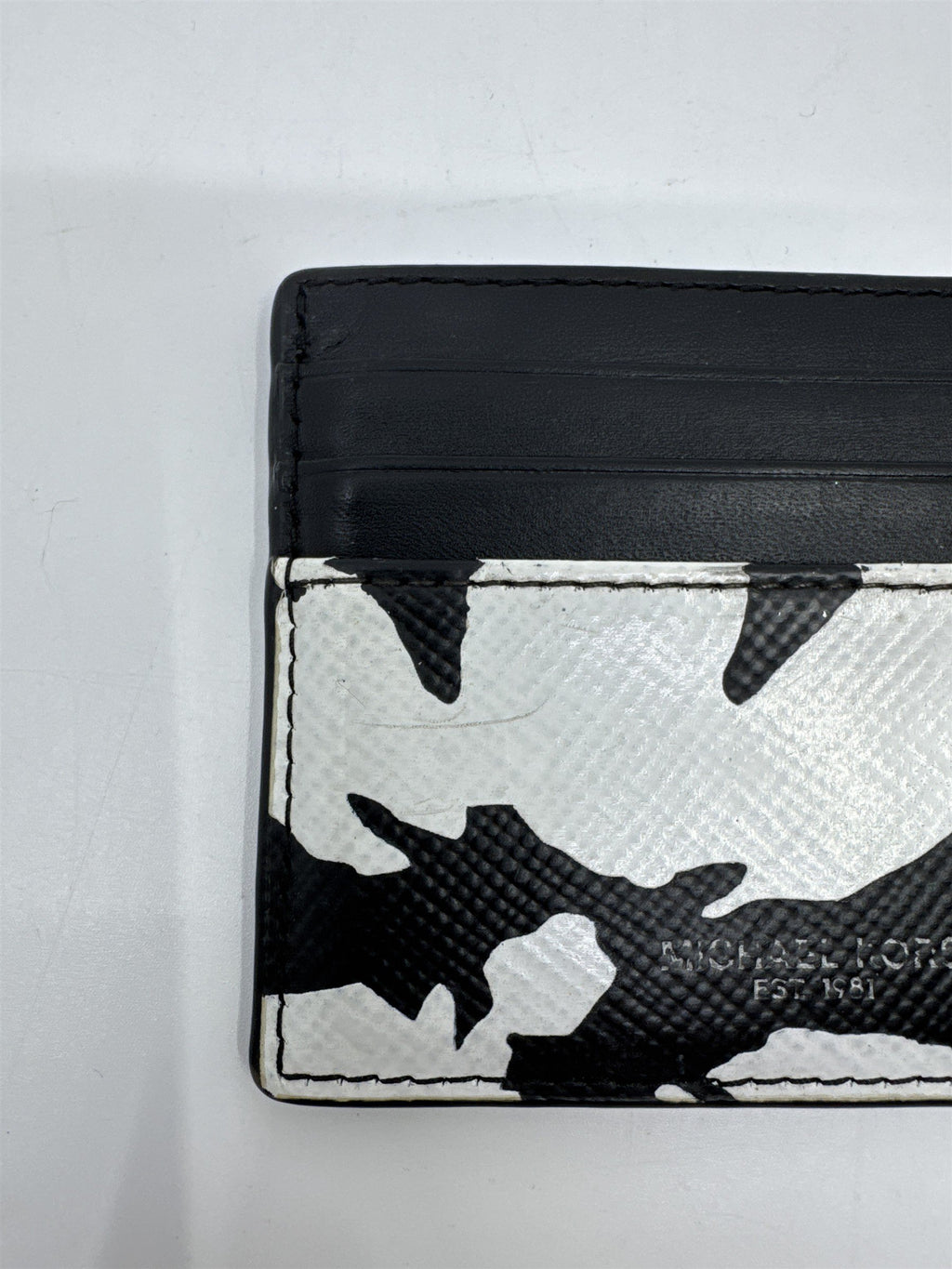 Michael Kors Black And White Floral/Blotch Pattern Unisex Card Wallet