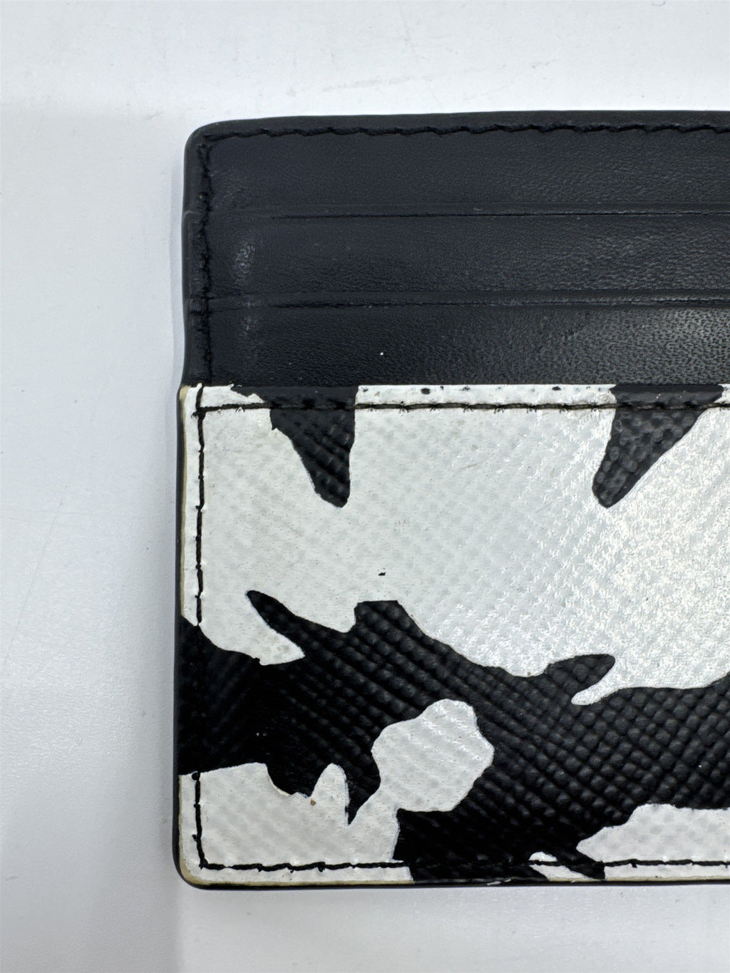 Michael Kors Black And White Floral/Blotch Pattern Unisex Card Wallet