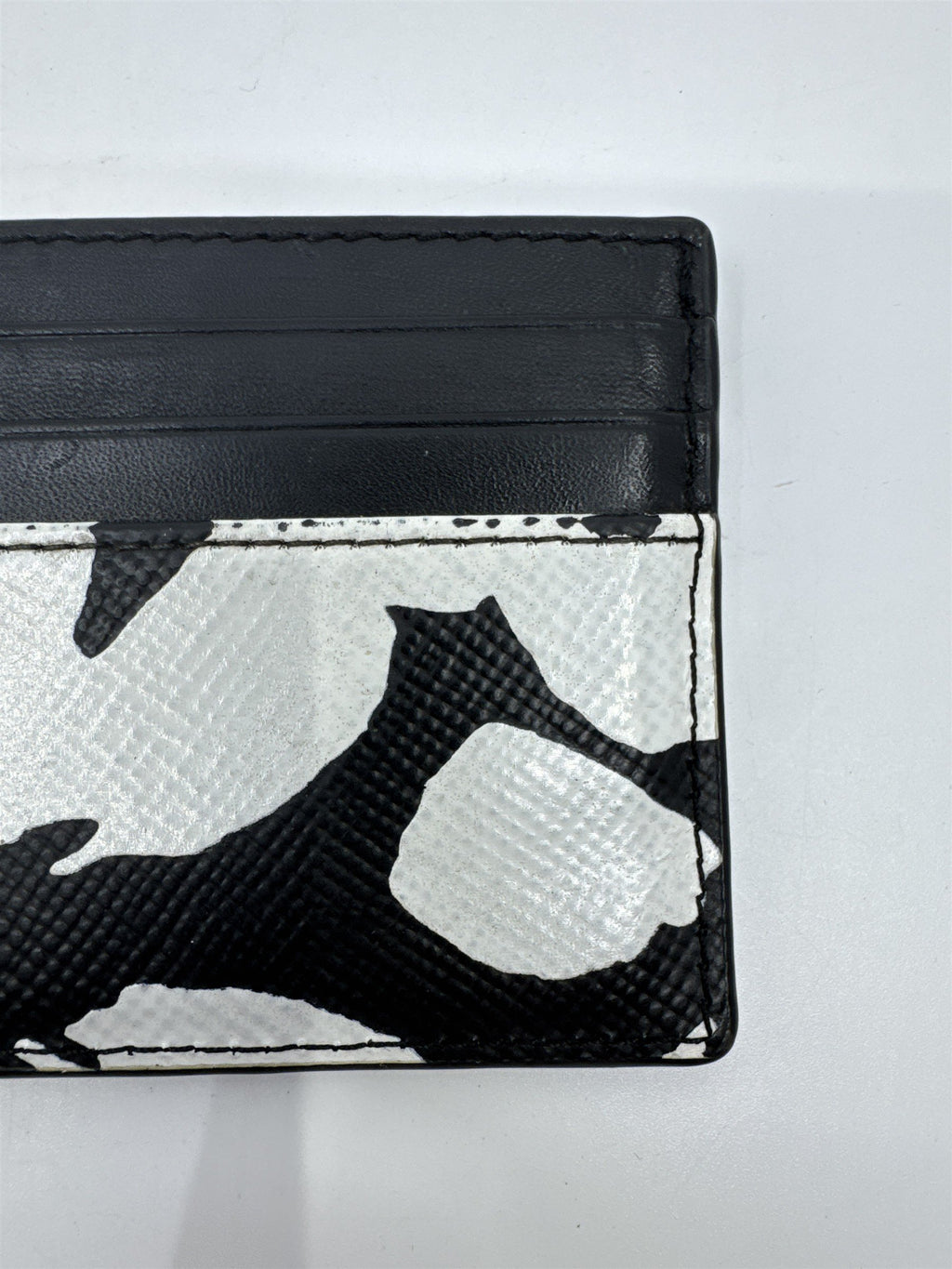 Michael Kors Black And White Floral/Blotch Pattern Unisex Card Wallet