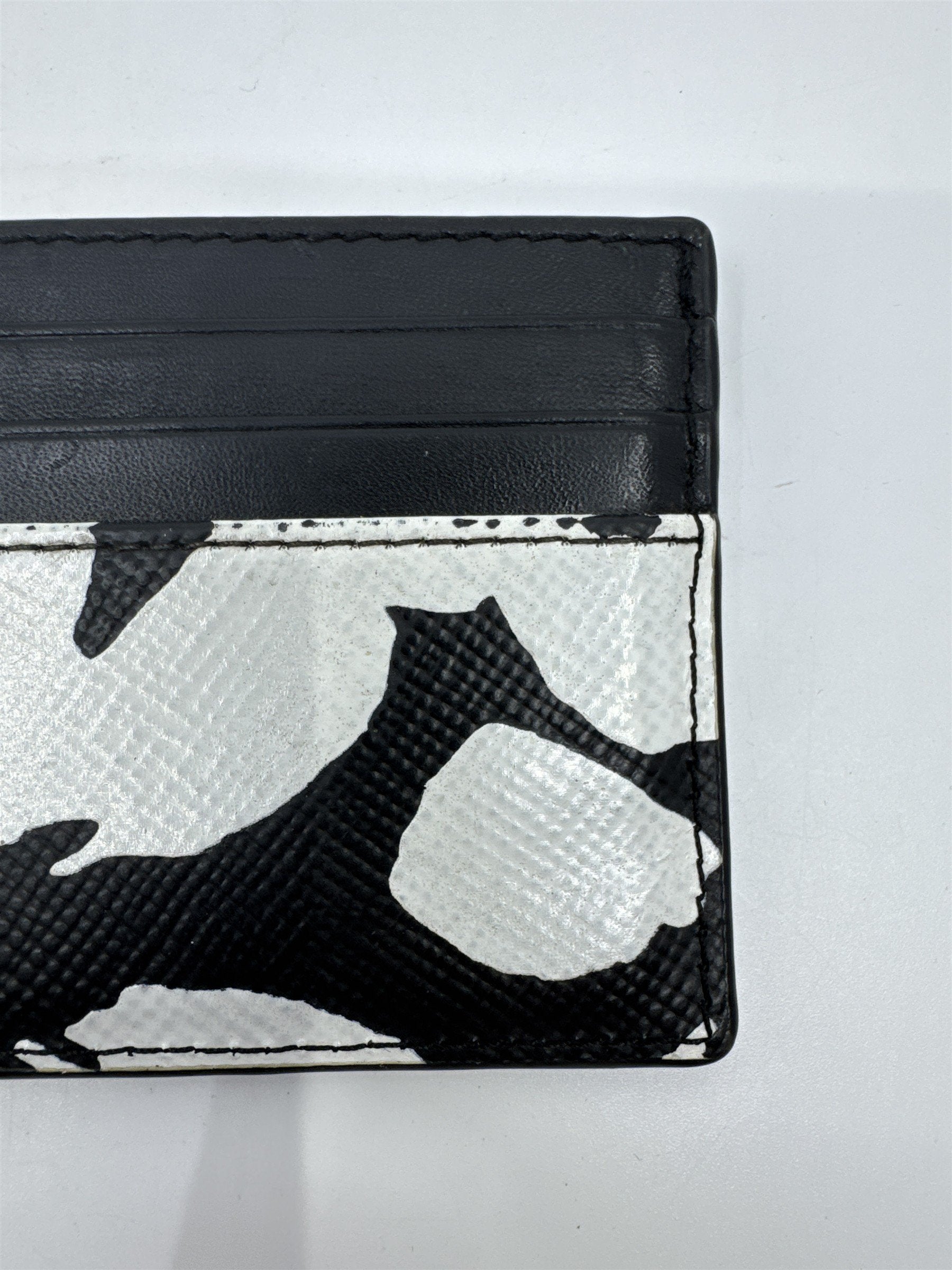 Michael Kors Black And White Floral/Blotch Pattern Unisex Card Wallet
