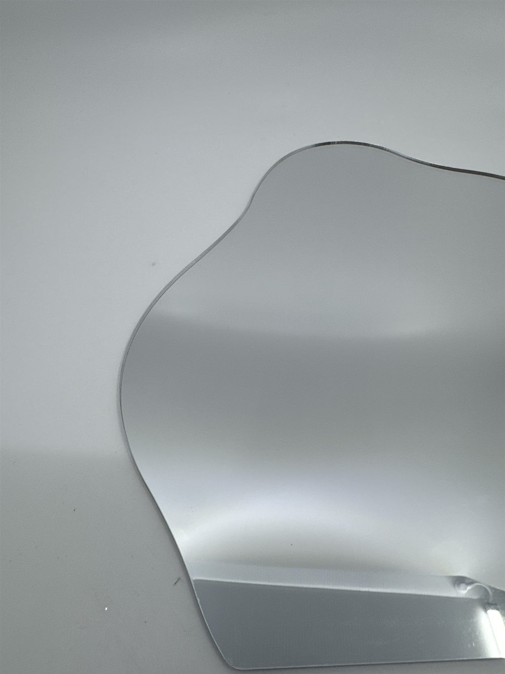 Decorative Modern Cloud Shaped Table Top Mirror W/ Wooden Stand Dorm/Bathroom