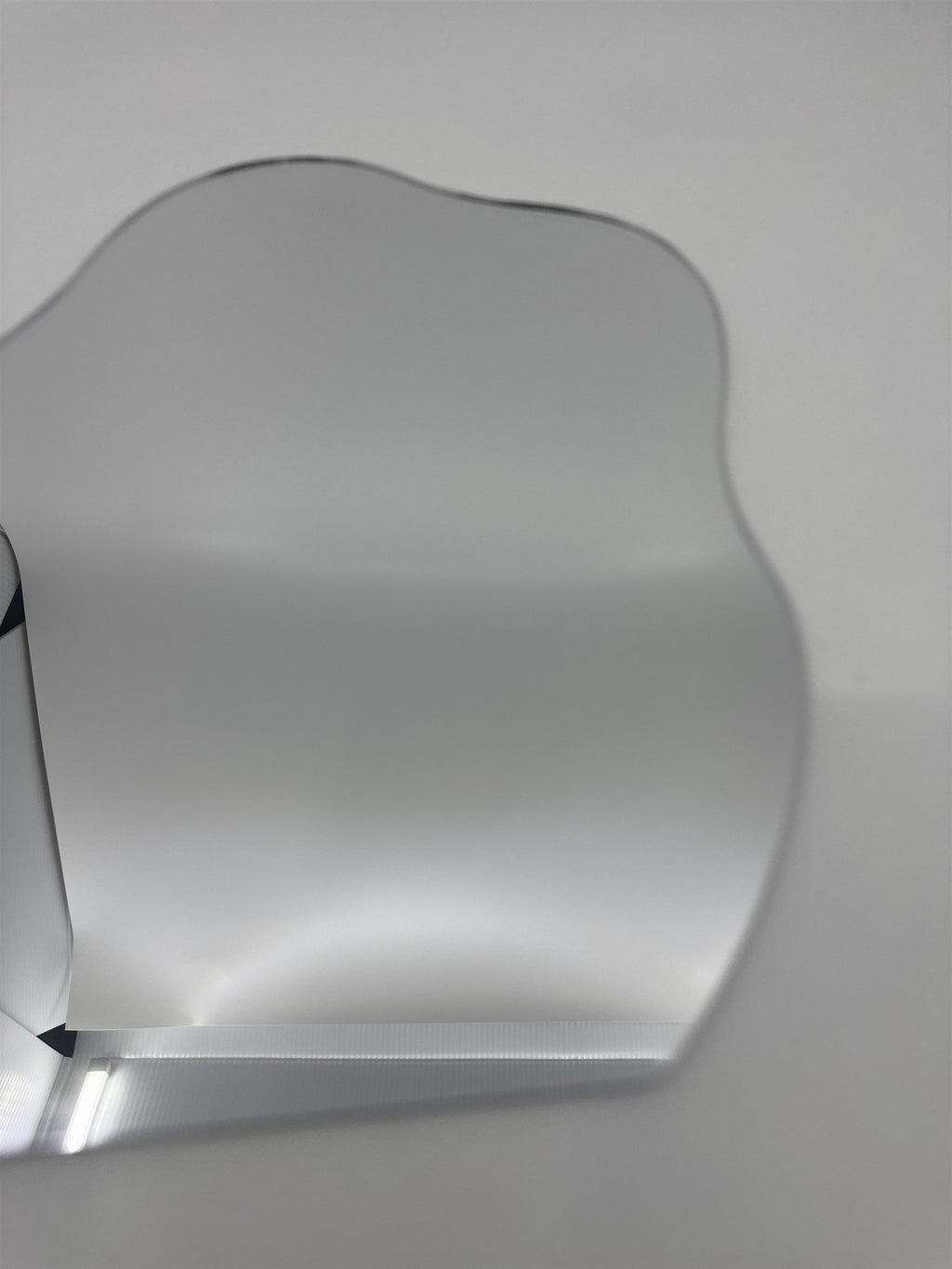 Decorative Modern Cloud Shaped Table Top Mirror W/ Wooden Stand Dorm/Bathroom