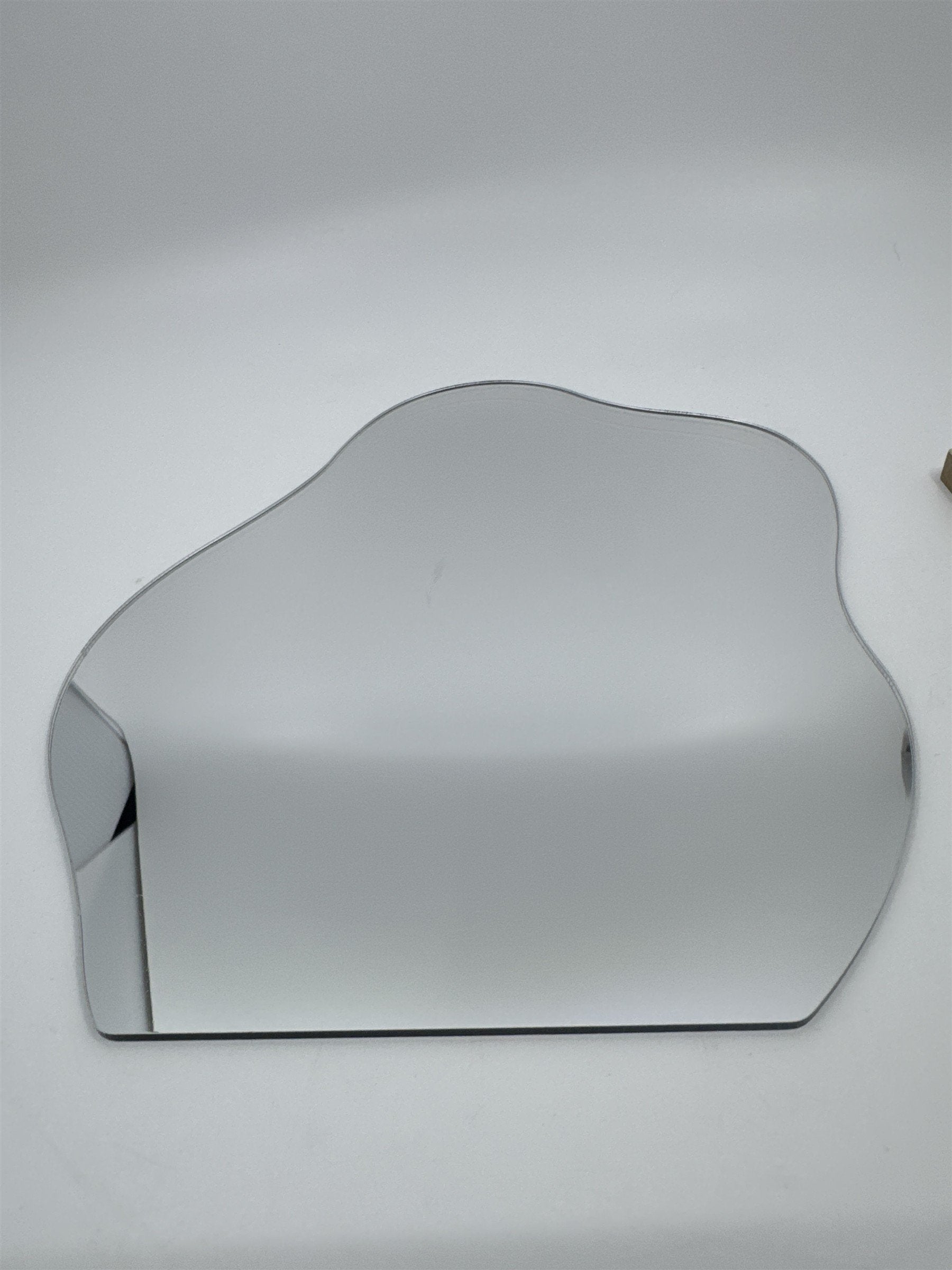 Decorative Modern Cloud Shaped Table Top Mirror W/ Wooden Stand Dorm/Bathroom