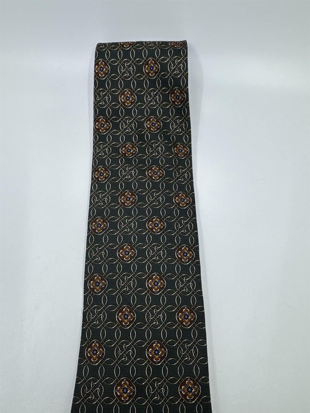 Today's Man Made In Italy Green and Orange Medallion Patten Men's Neck Tie