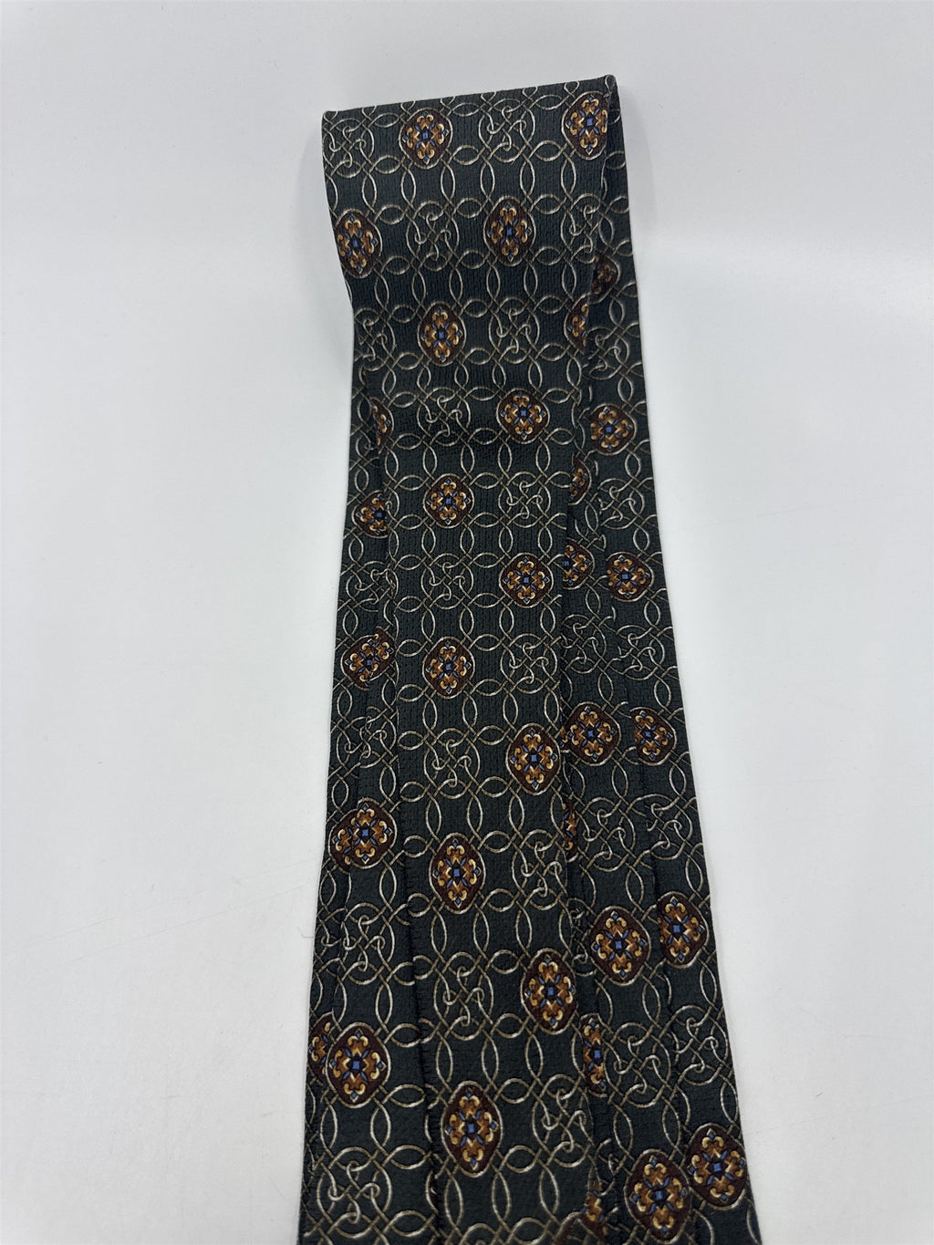 Today's Man Made In Italy Green and Orange Medallion Patten Men's Neck Tie