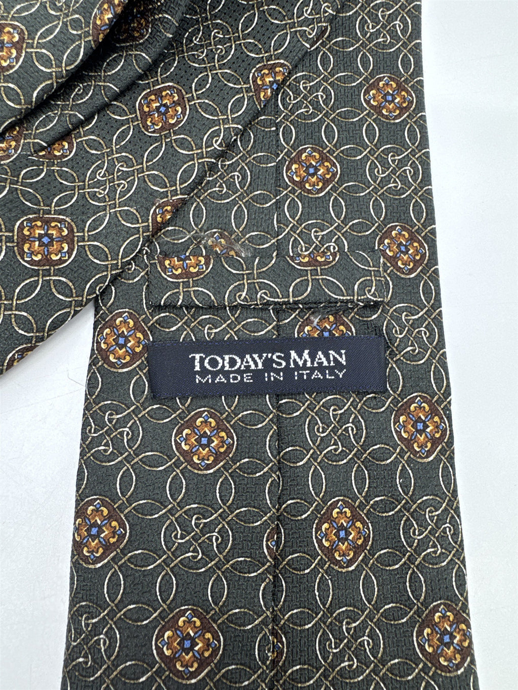 Today's Man Made In Italy Green and Orange Medallion Patten Men's Neck Tie