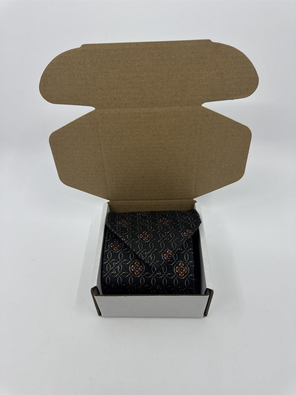 Today's Man Made In Italy Green and Orange Medallion Patten Men's Neck Tie
