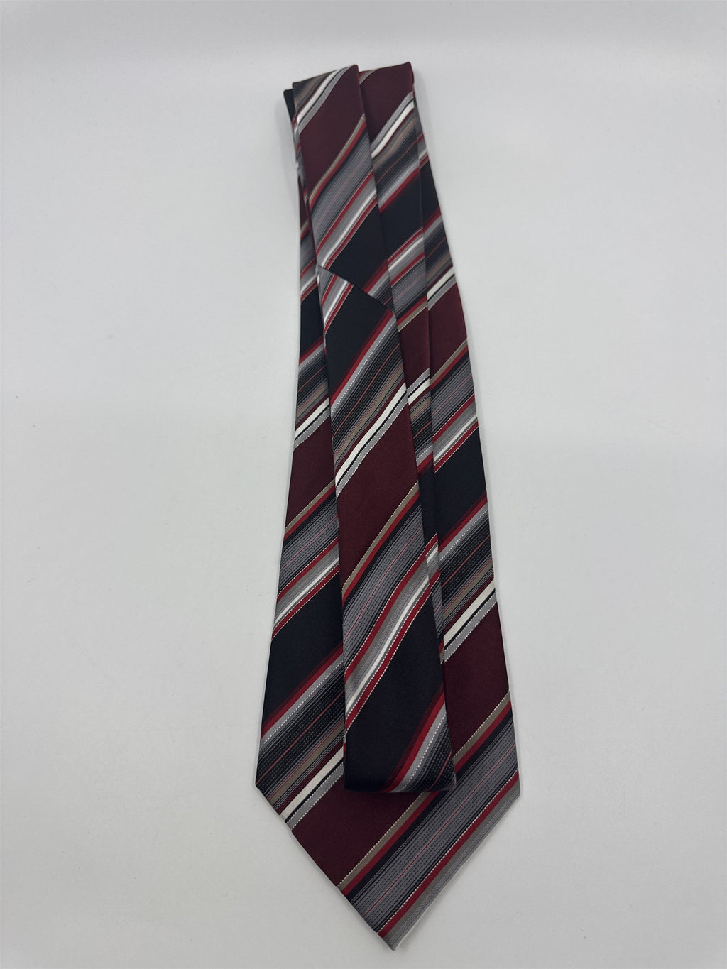 Van Heusen Black, Red And Silver 100% Silk Men's Neck Tie