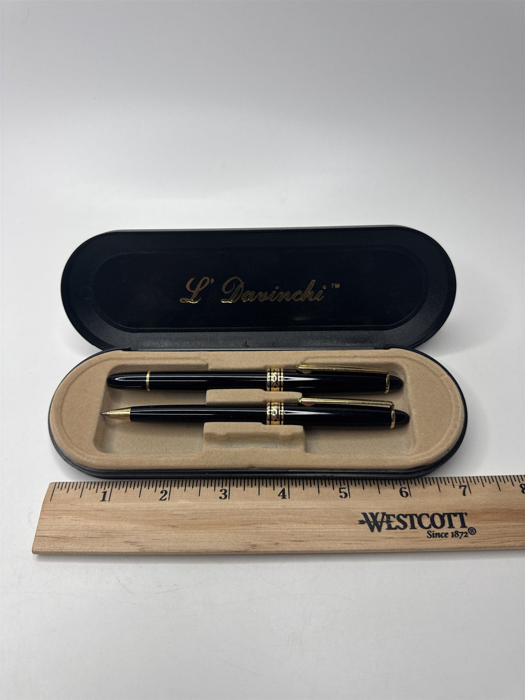 Set of 2 L' Davinchi Pens Vintage Ballpoint Pens /w Caps in Gift Box