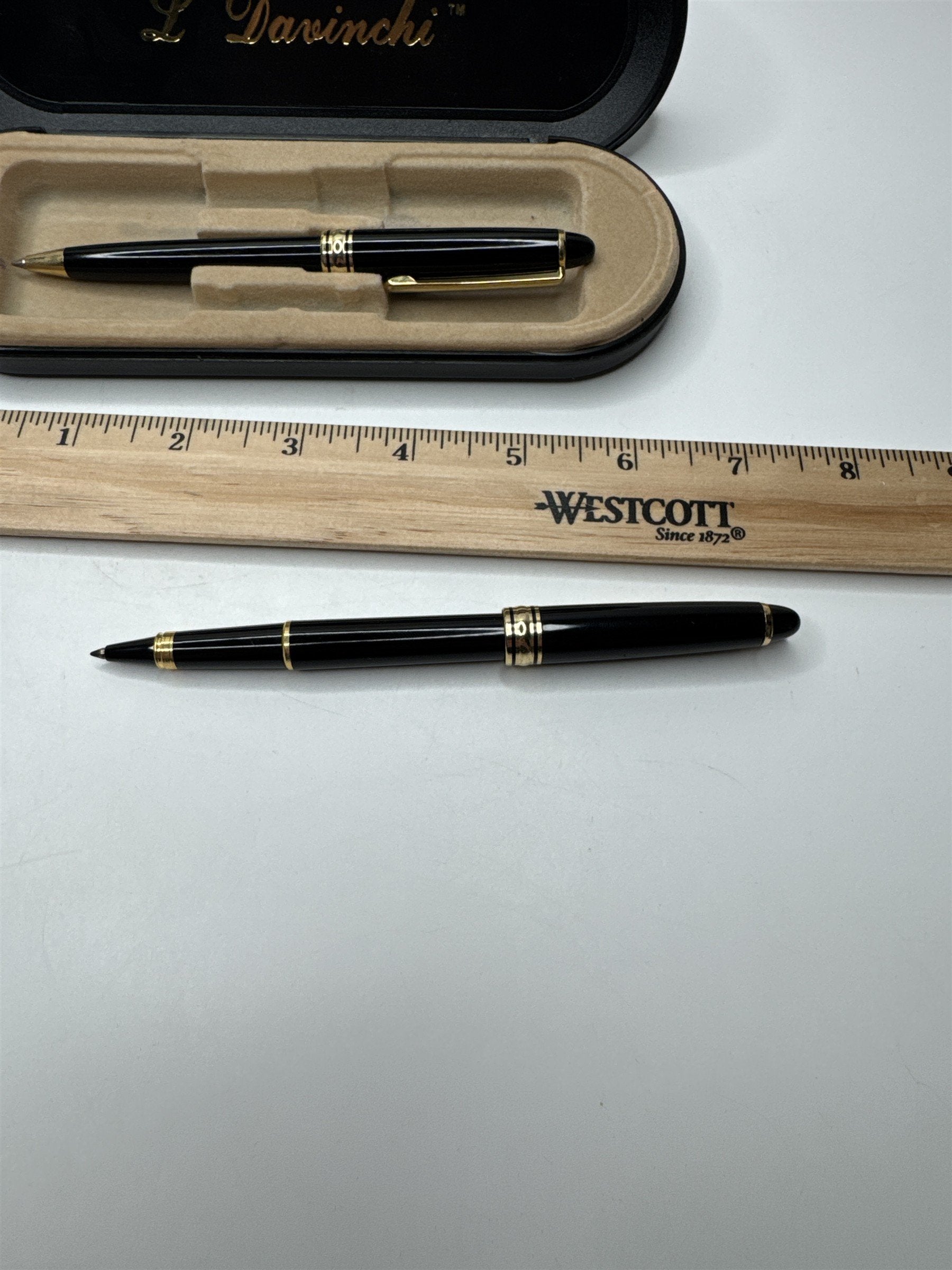 Set of 2 L' Davinchi Pens Vintage Ballpoint Pens /w Caps in Gift Box