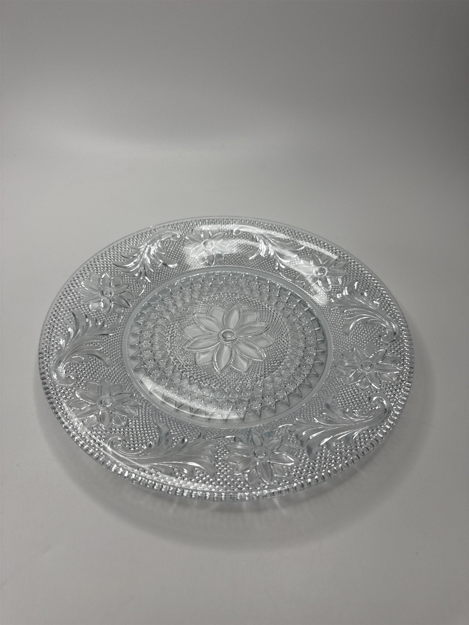 Vintage Indiana Glass Crystal Depression Daisy Tiara Snack Plate 8.25"