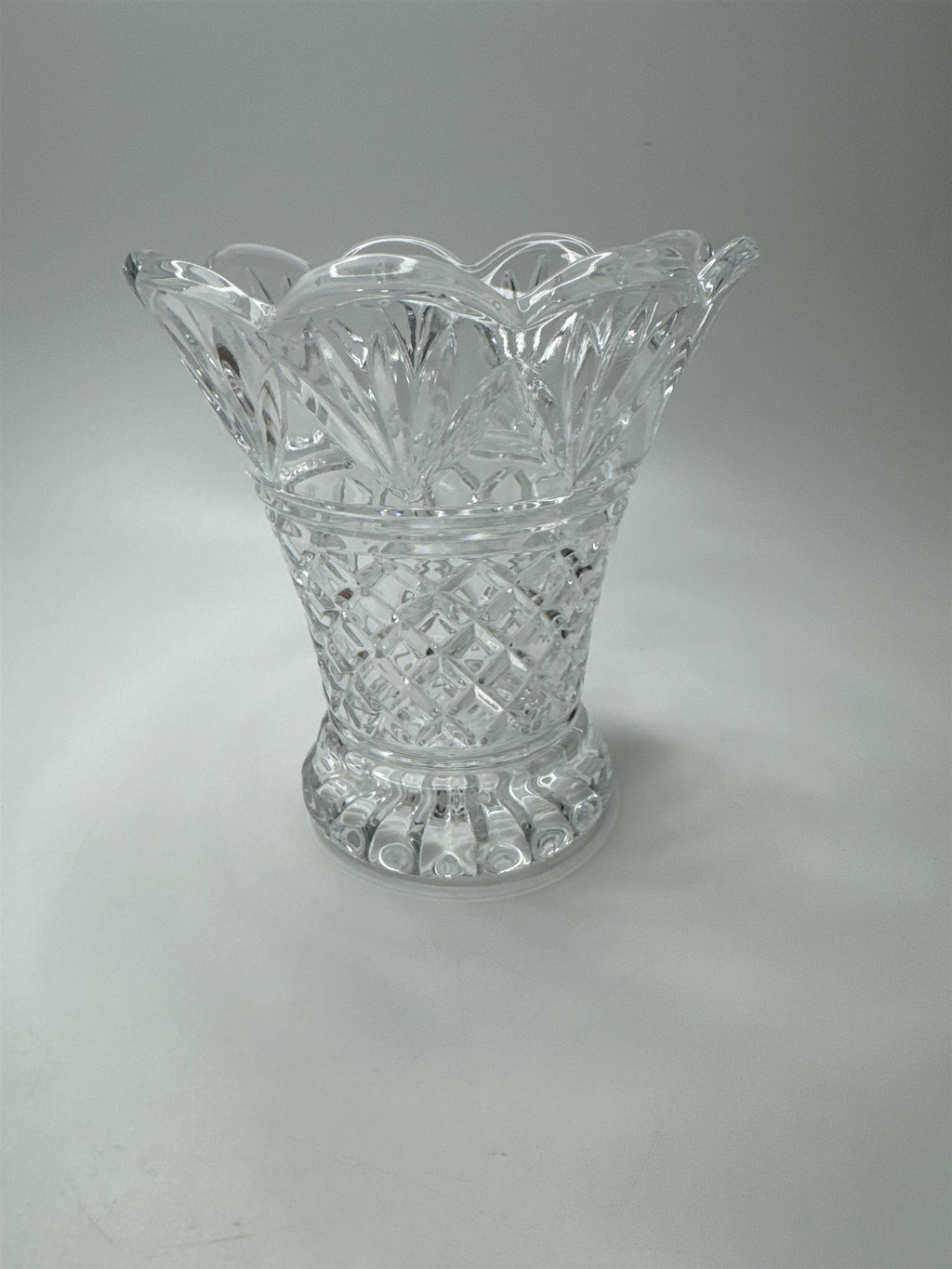 Teleflora Clear Diamond Cut 24% Lead Crystal Table Flower Vase 5" Tall EUC