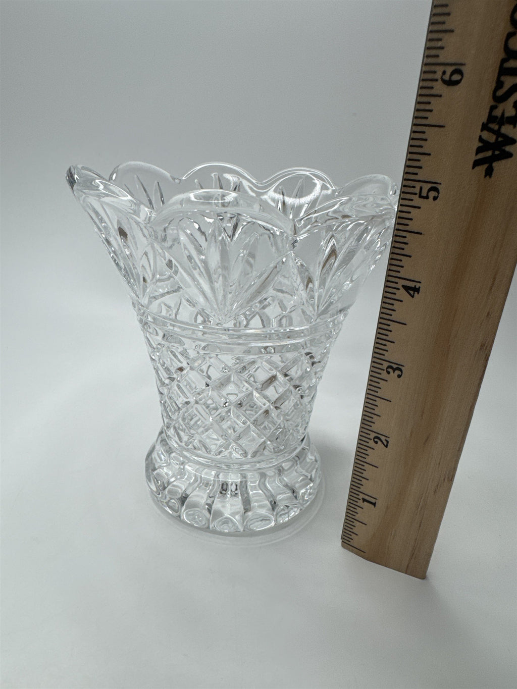 Teleflora Clear Diamond Cut 24% Lead Crystal Table Flower Vase 5" Tall EUC